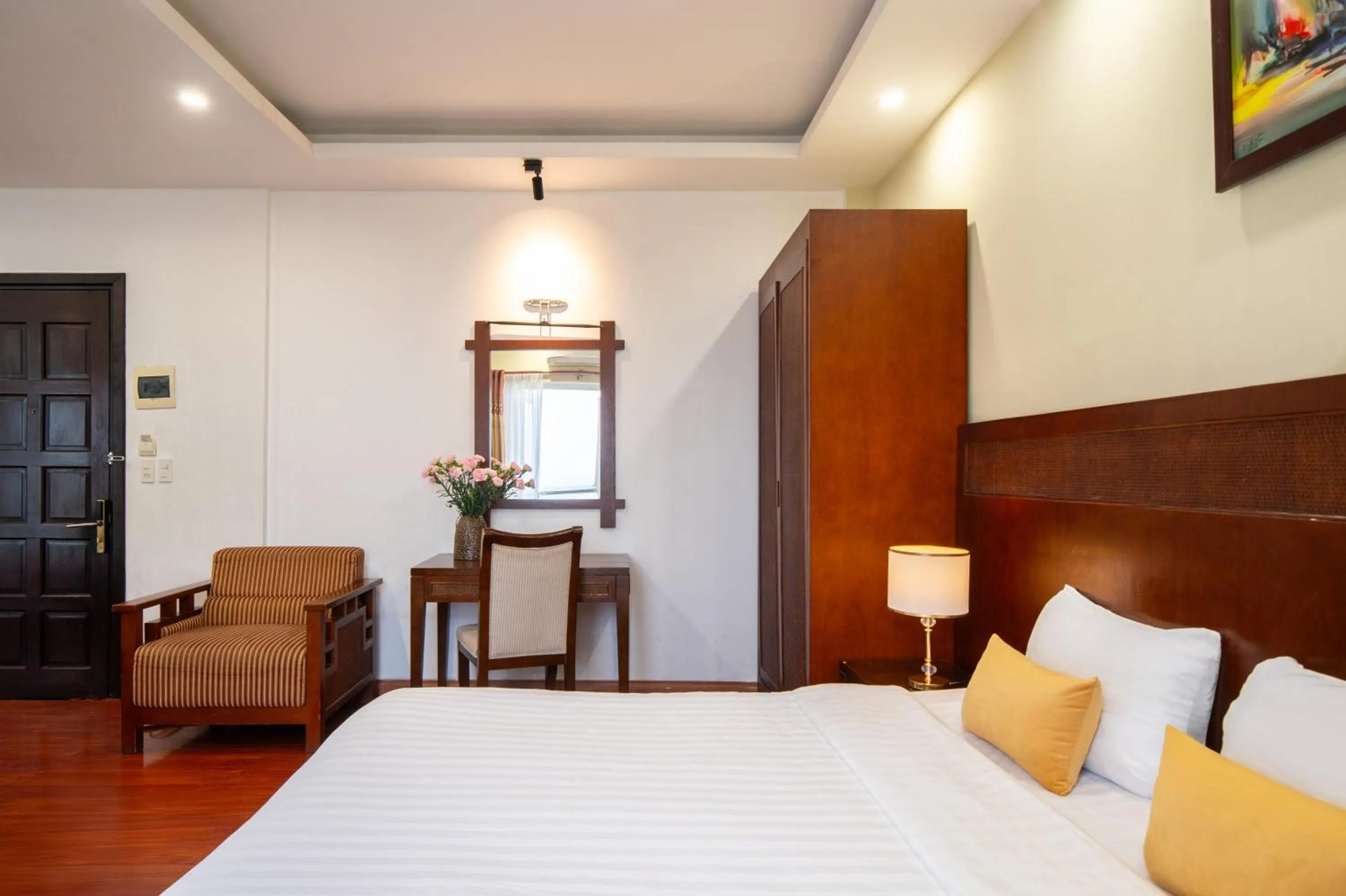 Bed in Shine Hue Hotel 2