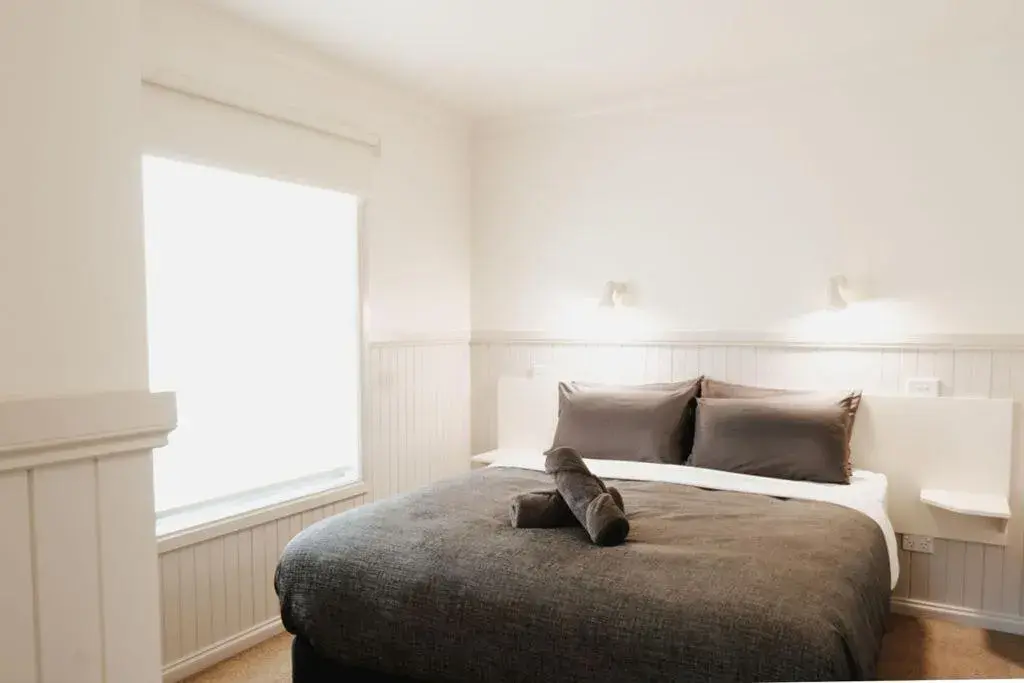 Deluxe One-Bedroom Cabin in Port Fairy Holiday Park Deluxe One-Bedroom Cabin in Port Fairy Holiday Park