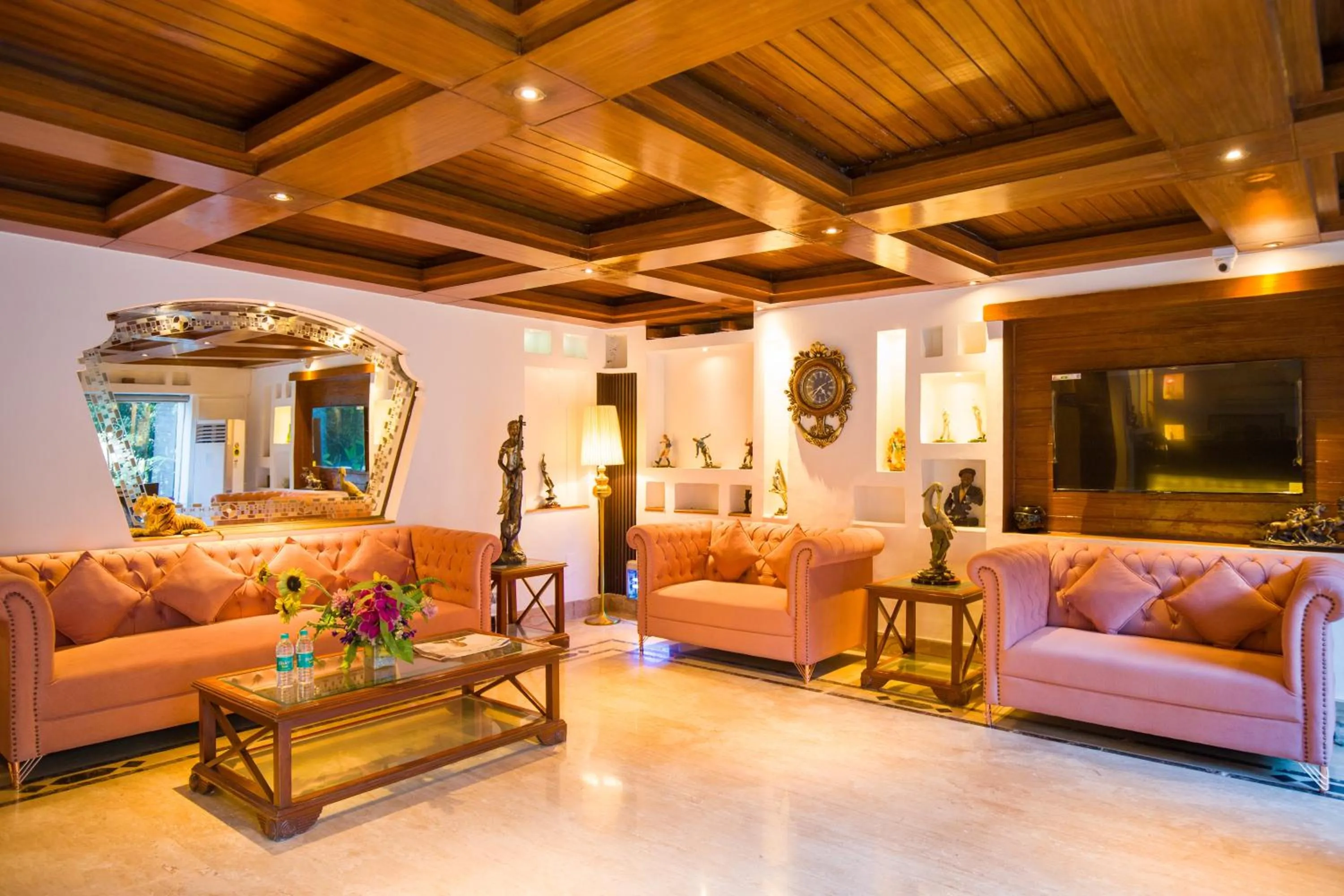 Living room in Alaya Stays Hotel Emperor Palms