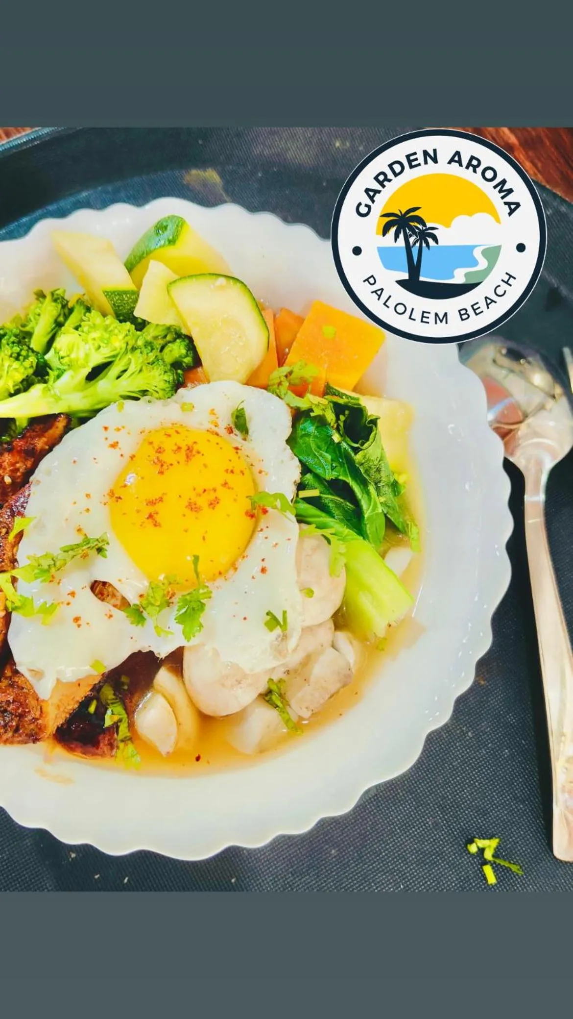 Food in Garden Aroma Palolem, Beachside Hostel & Cafe Bar