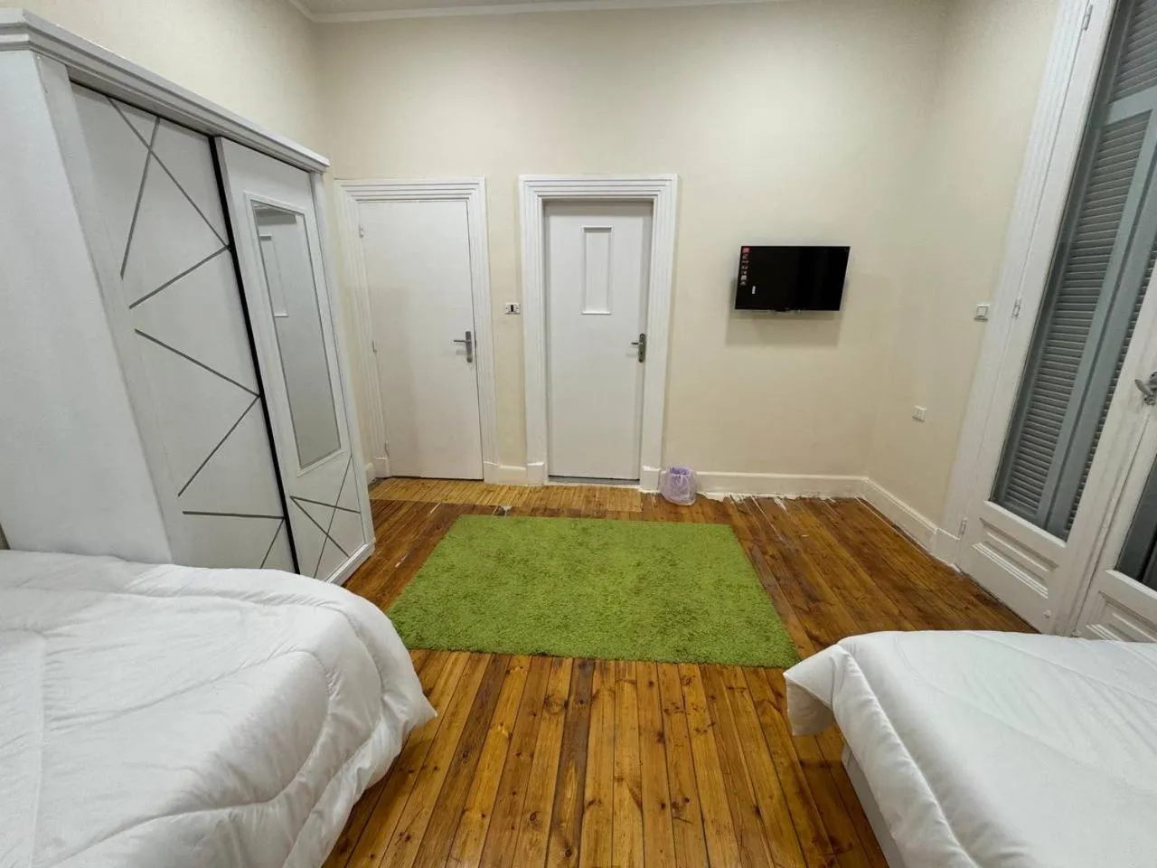 Bed in Cairo Crown Hotel