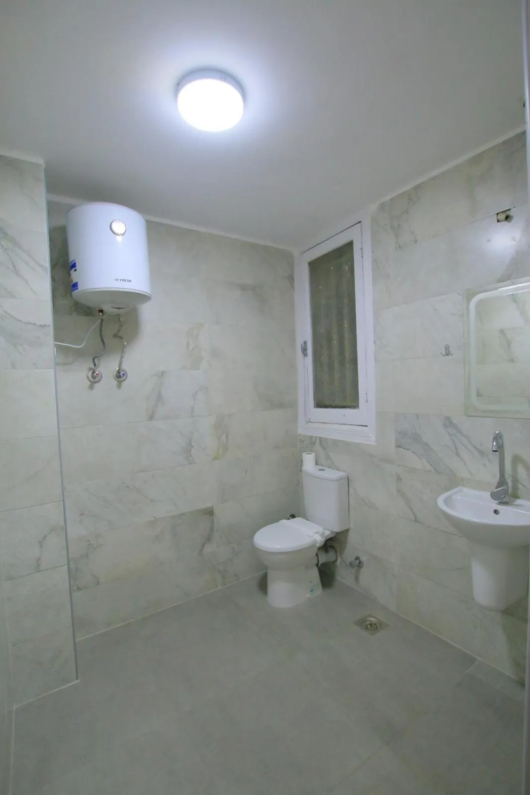 Shower in Cairo Crown Hotel