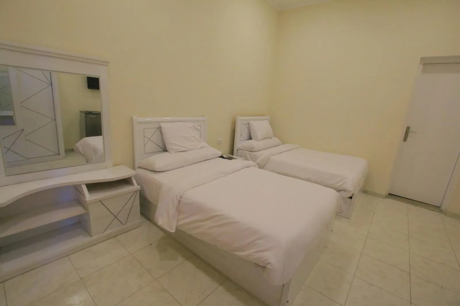 Bed in Cairo Crown Hotel