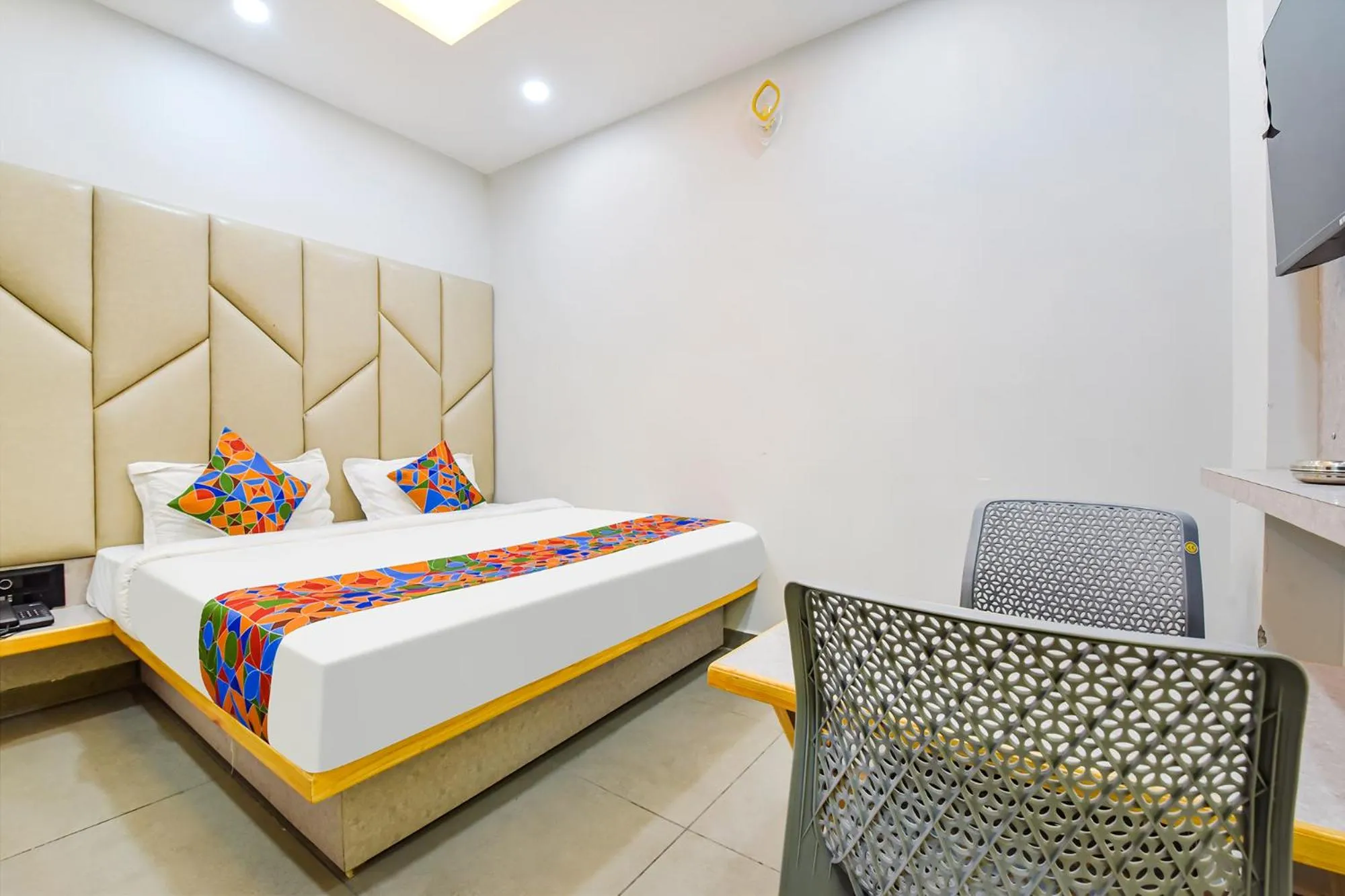 Bed in FabHotel Heaven Palace