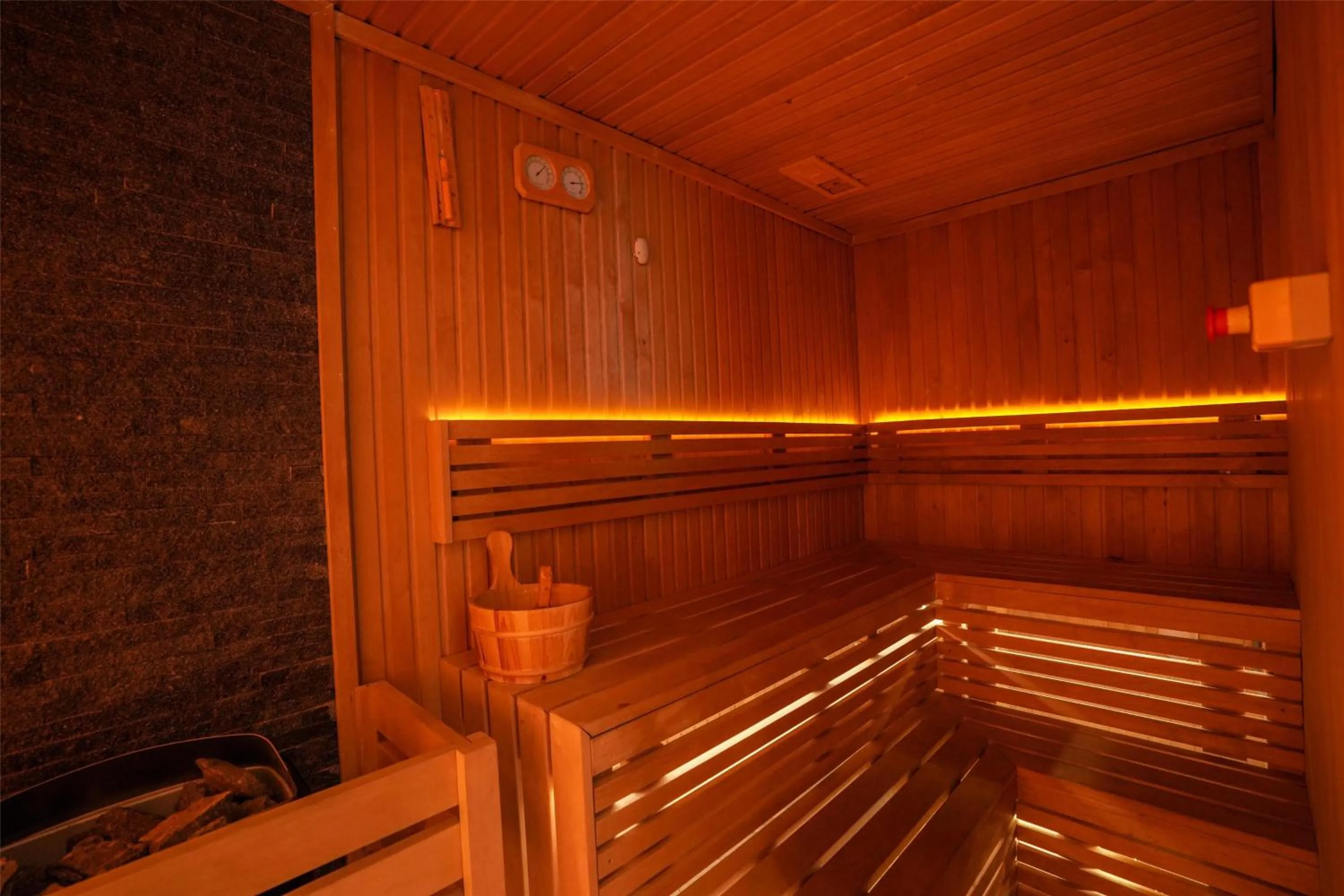 Sports in Tumbi Hotel Dubai The Palm,Tapestry Collection Hilton