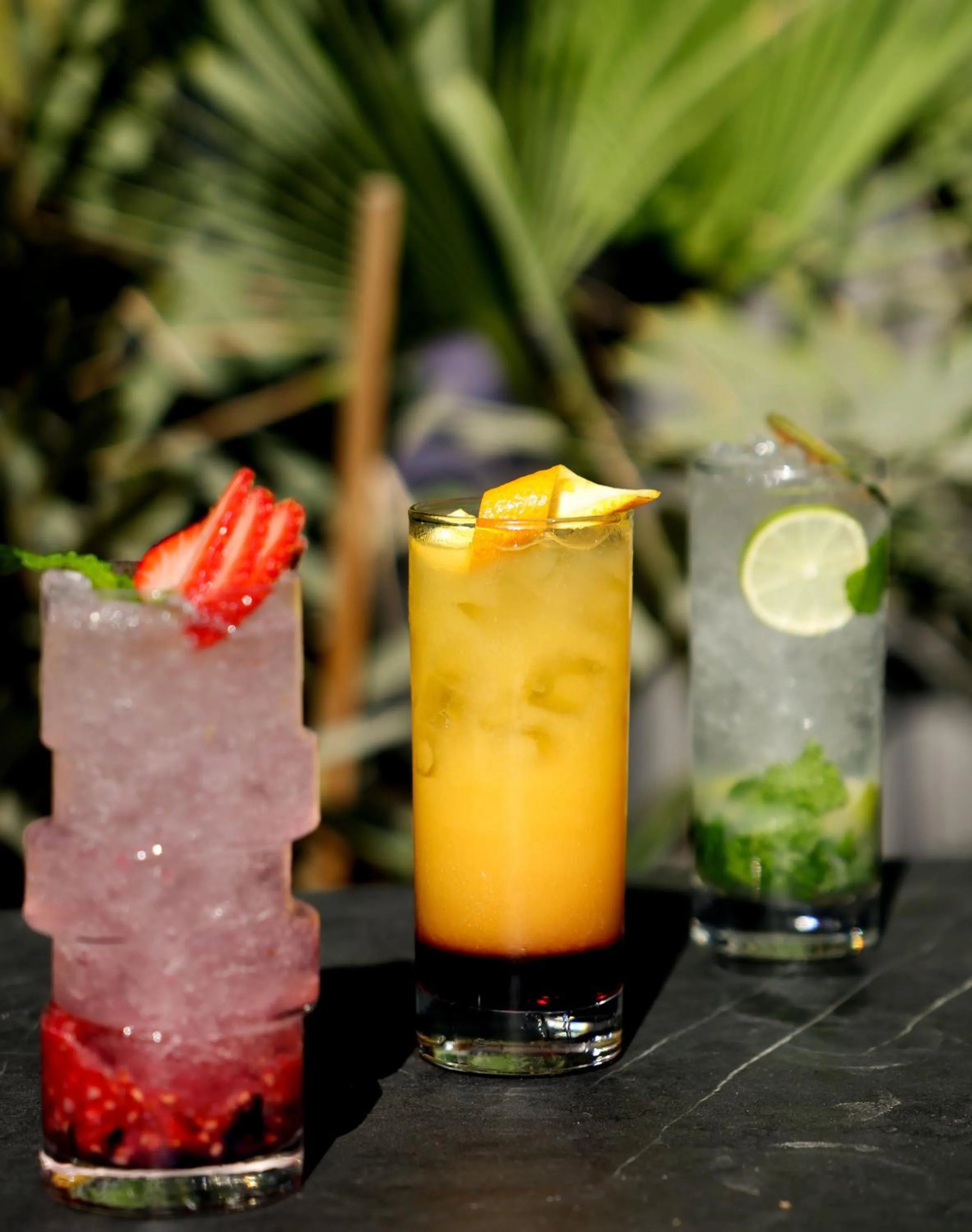 Restaurant/places to eat in Tumbi Hotel Dubai The Palm,Tapestry Collection Hilton