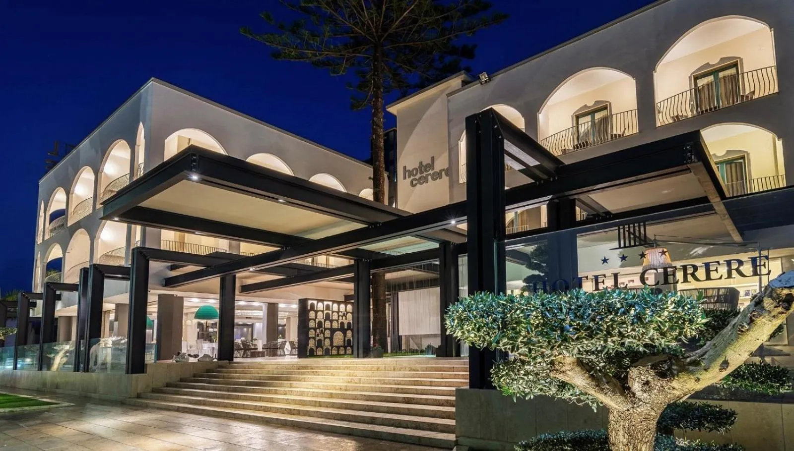 Facade/entrance in Hotel Cerere