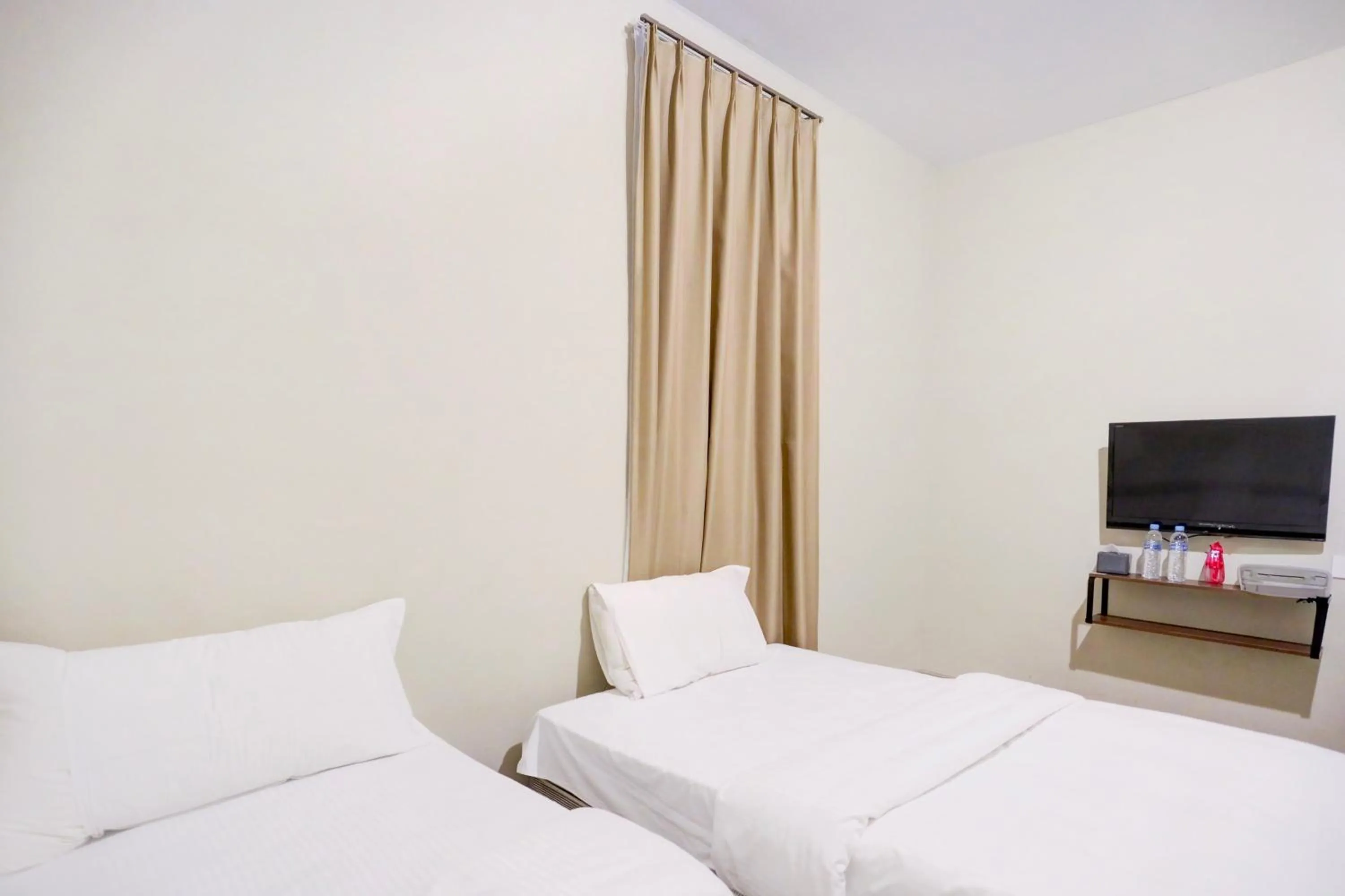 Bedroom, Bed in Collection O Nagoya Near Nagoya Hill Mall Formerly Sedago Inn