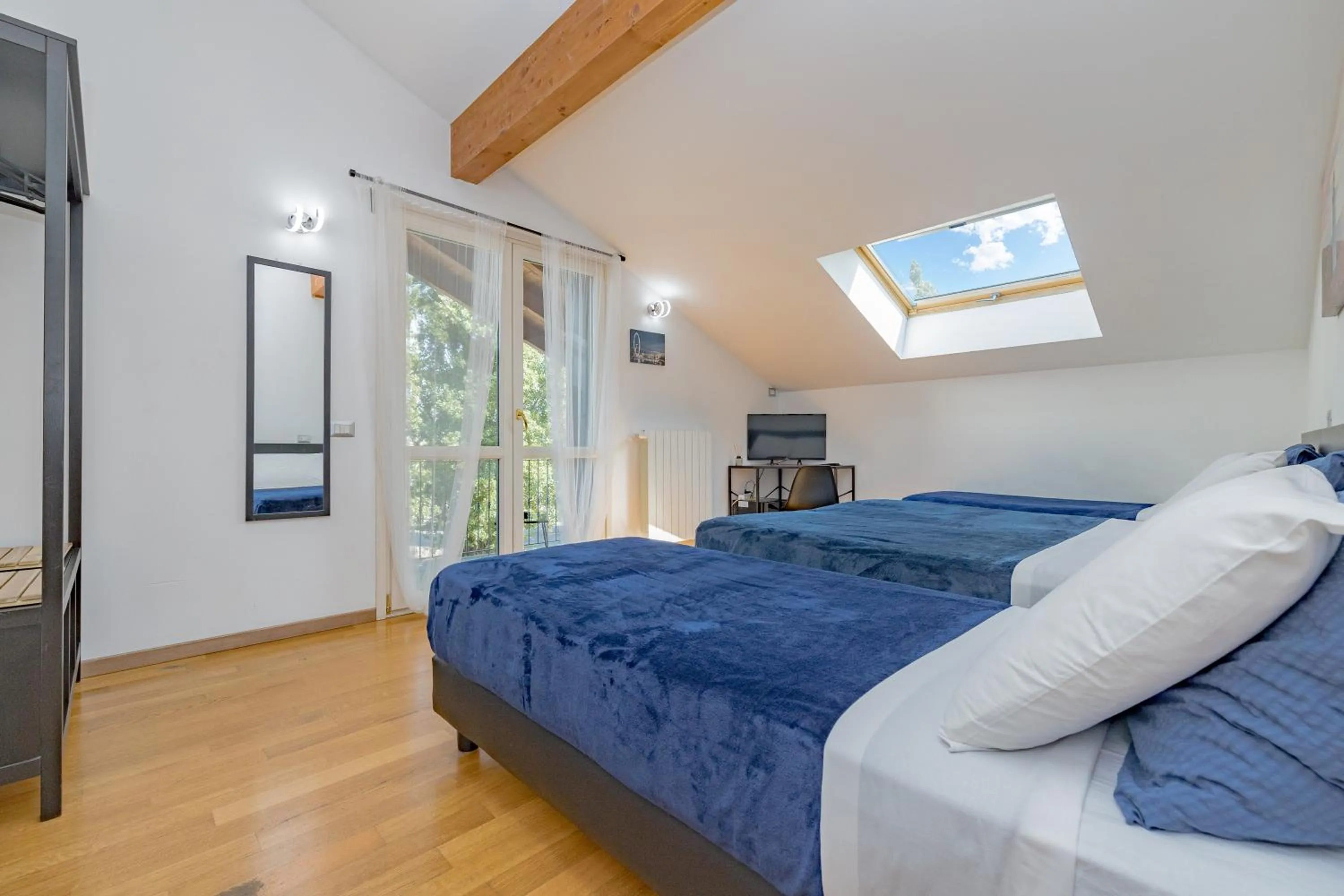 Photo of the whole room, Bed in B&B Villa Milano by Rhospitality it