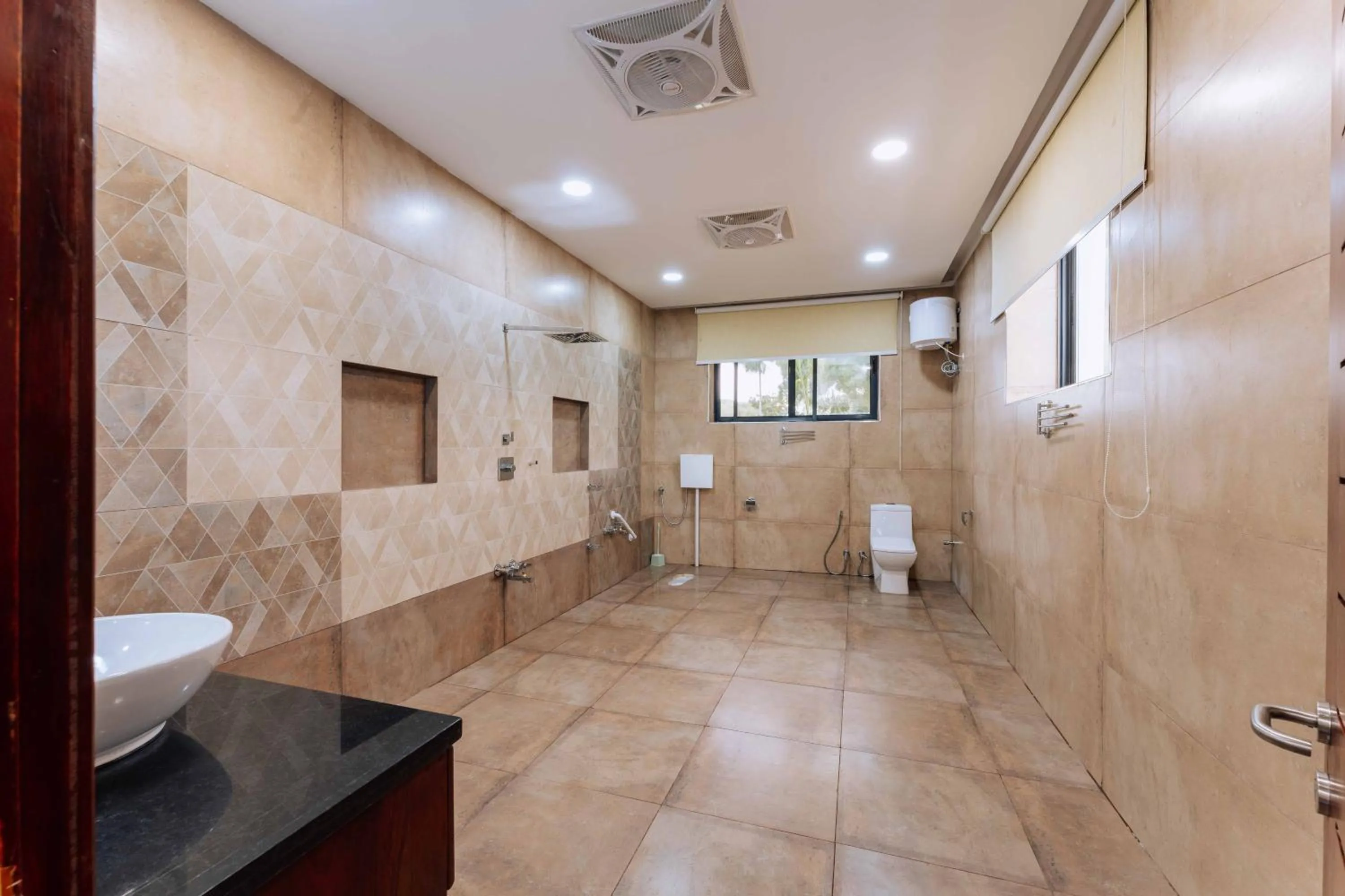 Shower in Blue Ocean Resort & Residences
