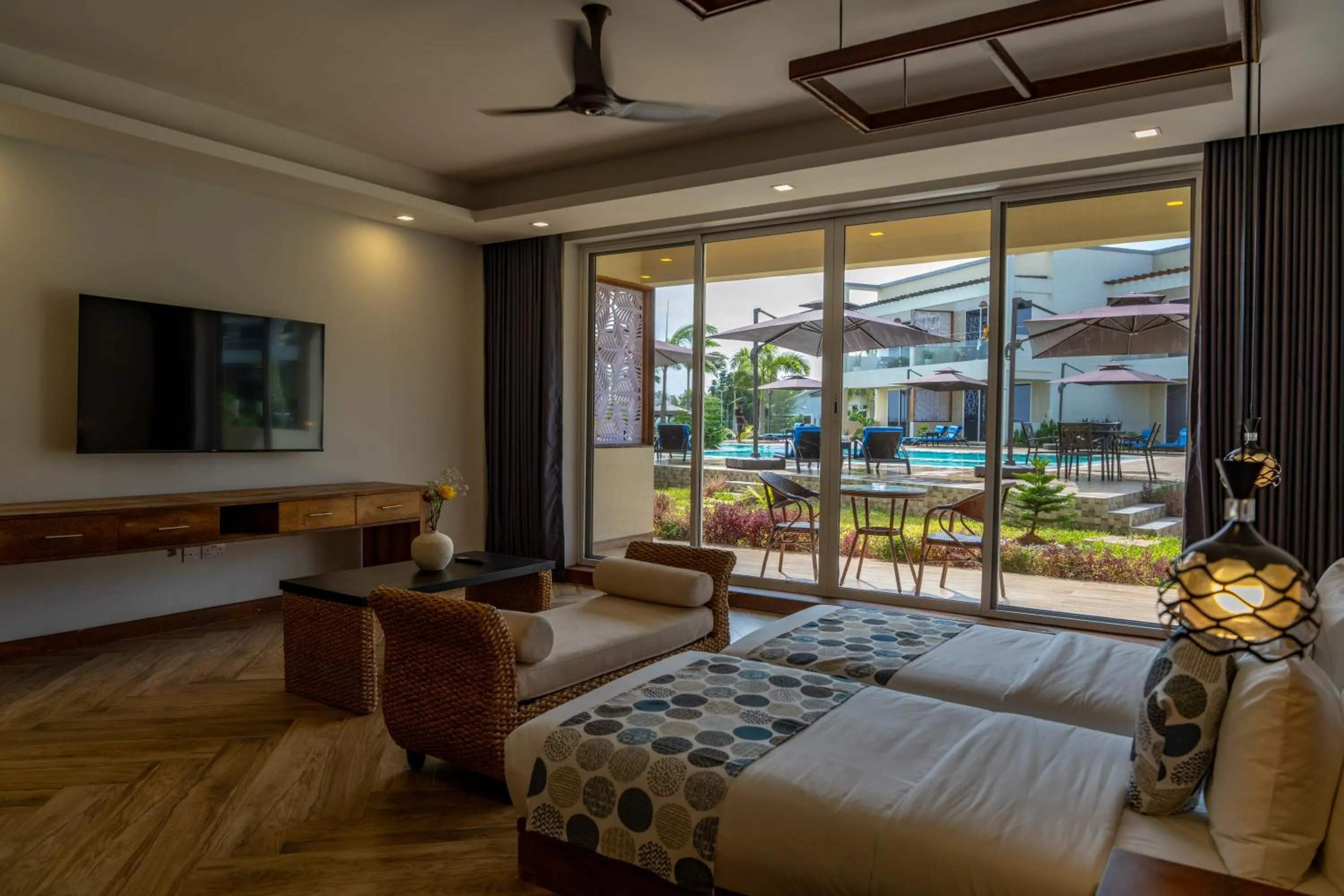 TV and multimedia, Bed in Blue Ocean Resort & Residences