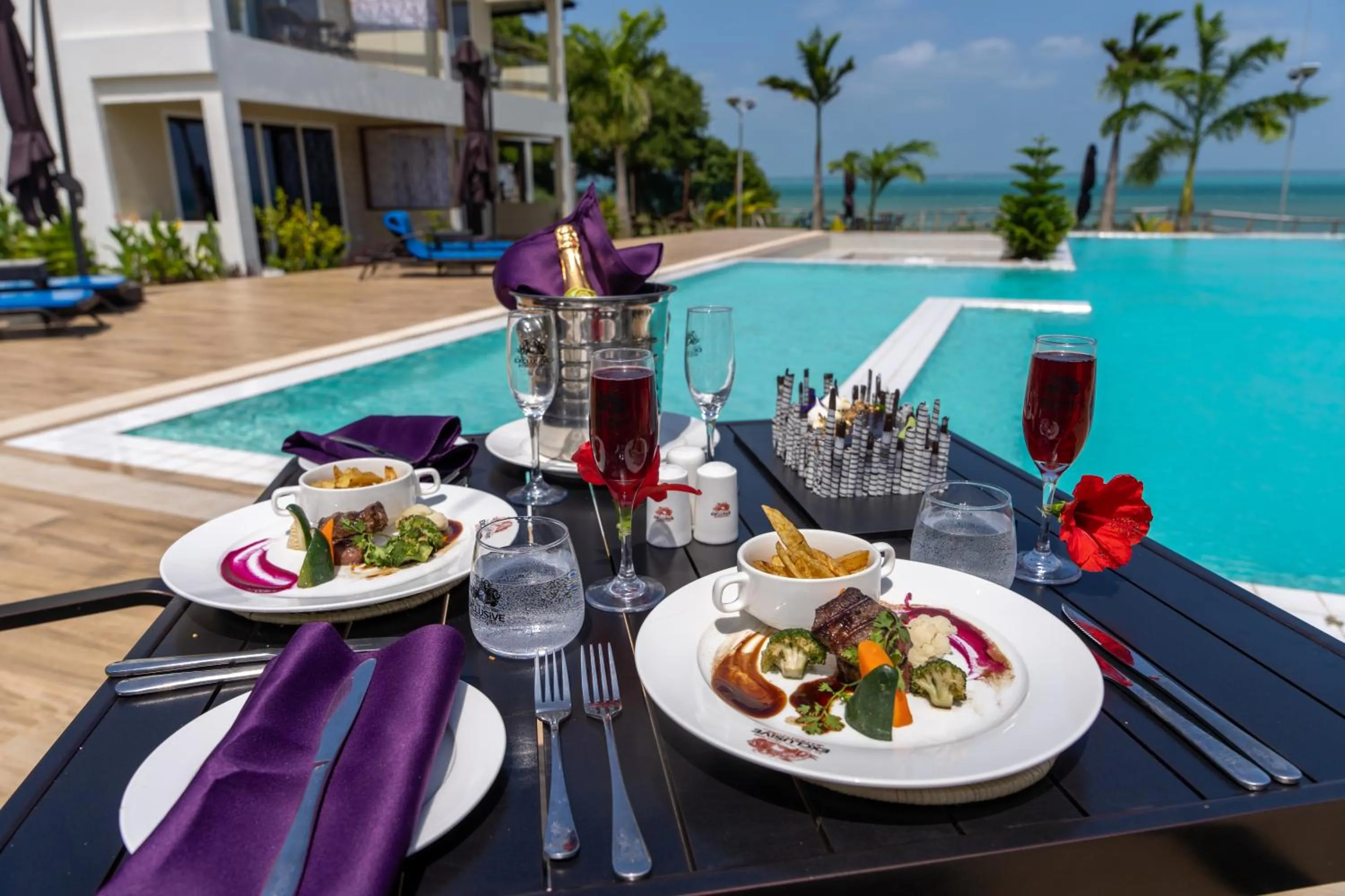 Restaurant/places to eat in Blue Ocean Resort & Residences
