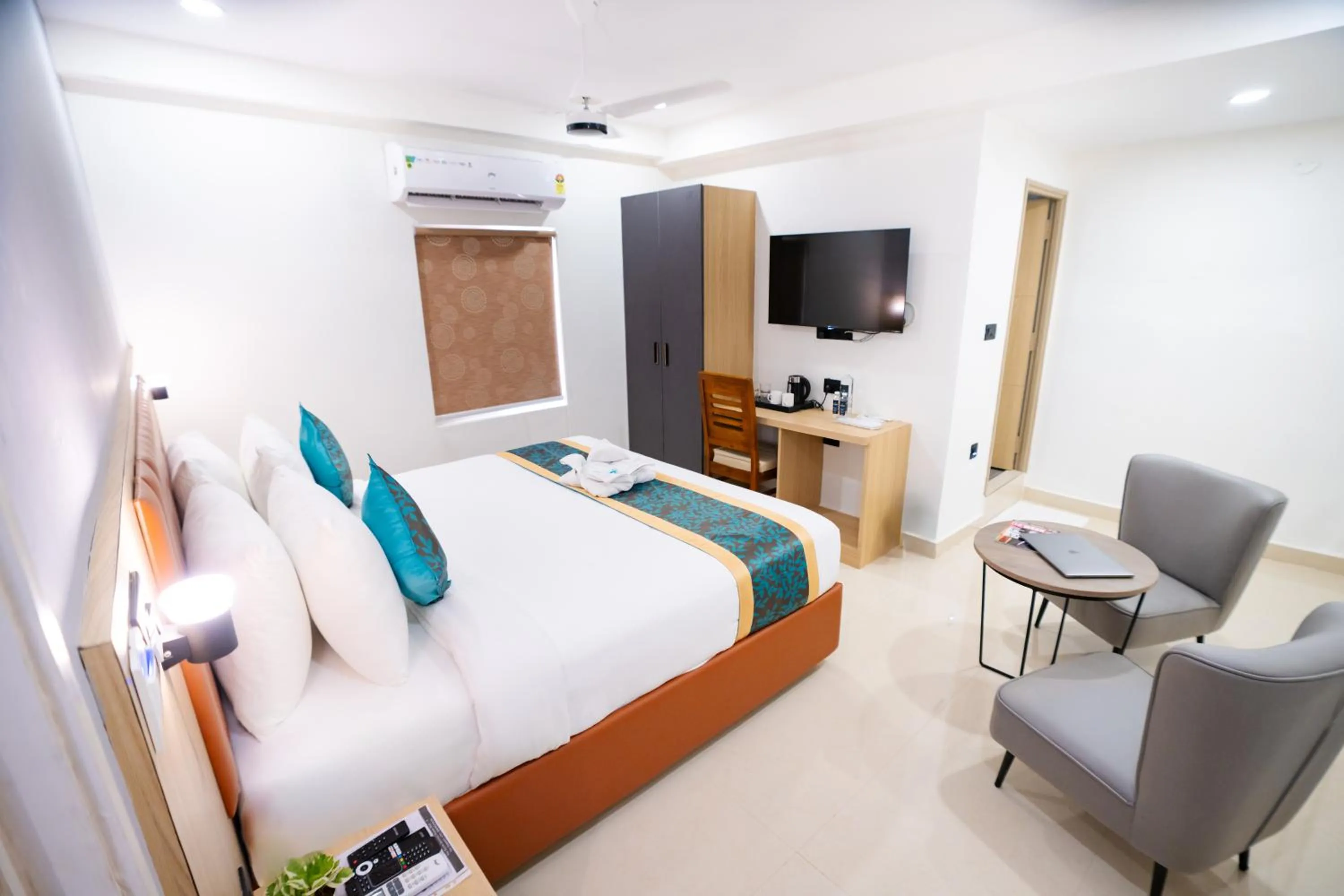 Bedroom, Bed in Sunrise Business Hotel, S R Nagar - Ameerpet