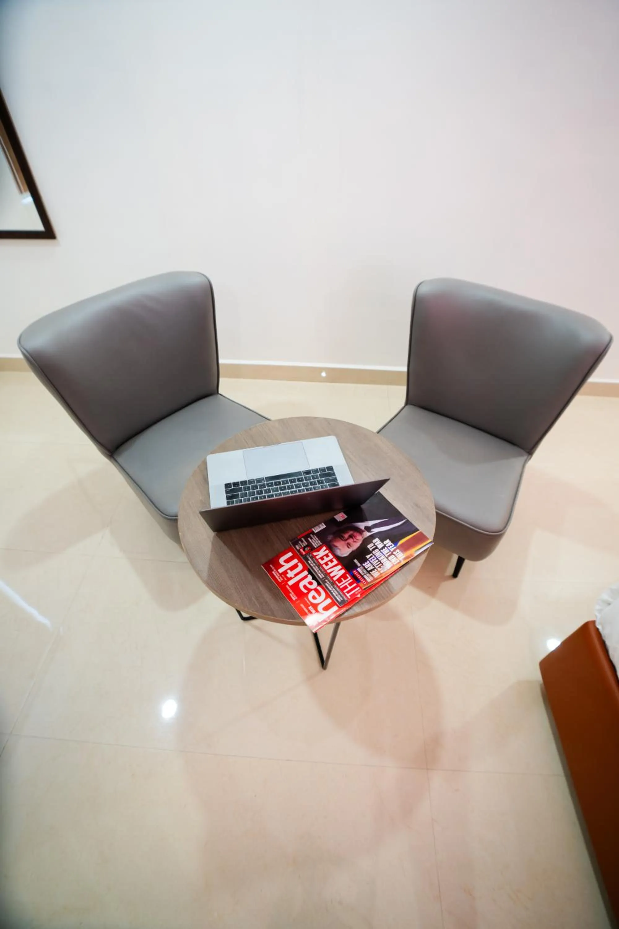 Living room in Sunrise Business Hotel, S R Nagar - Ameerpet