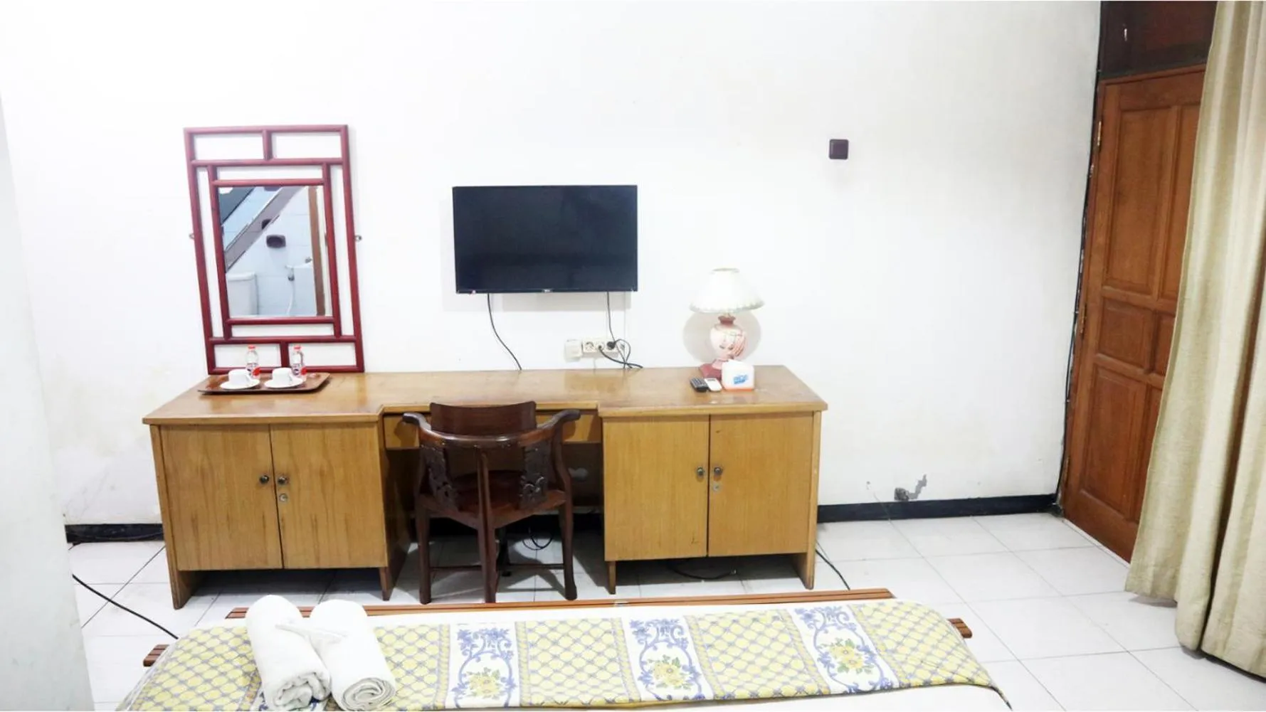 Bedroom in PLUM Hotel Palereman Batu