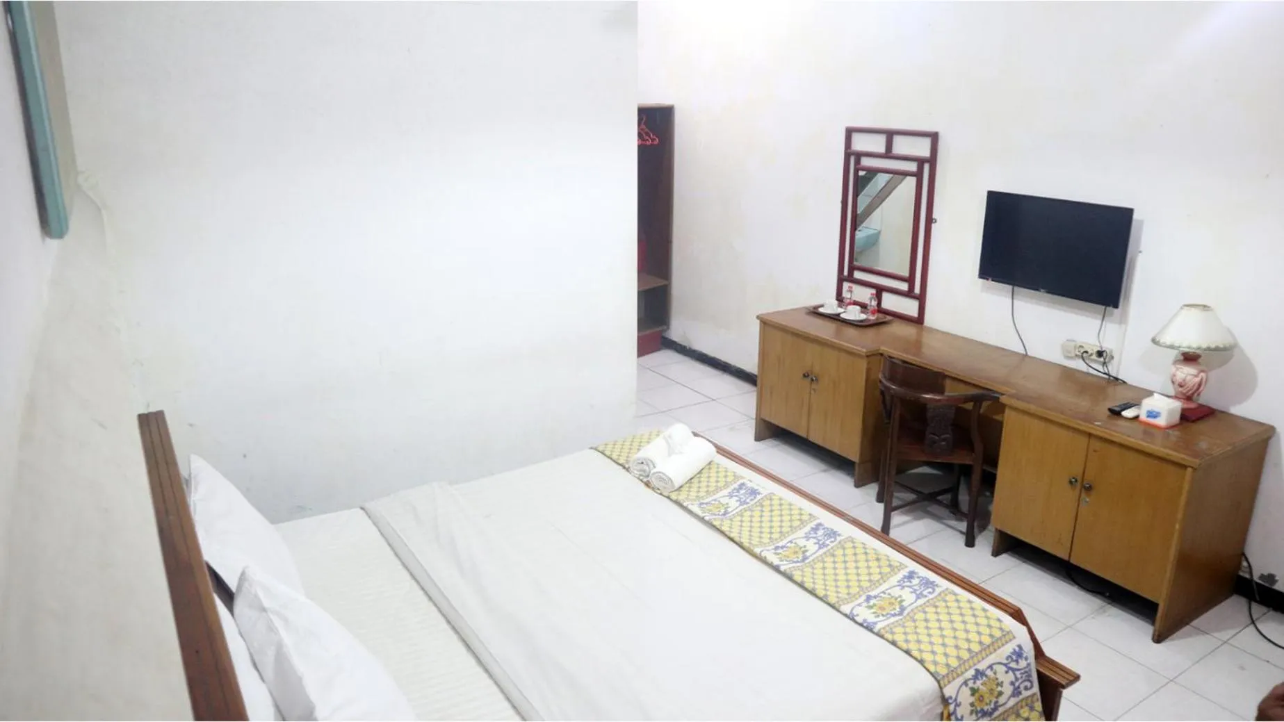 Bedroom, Bed in PLUM Hotel Palereman Batu