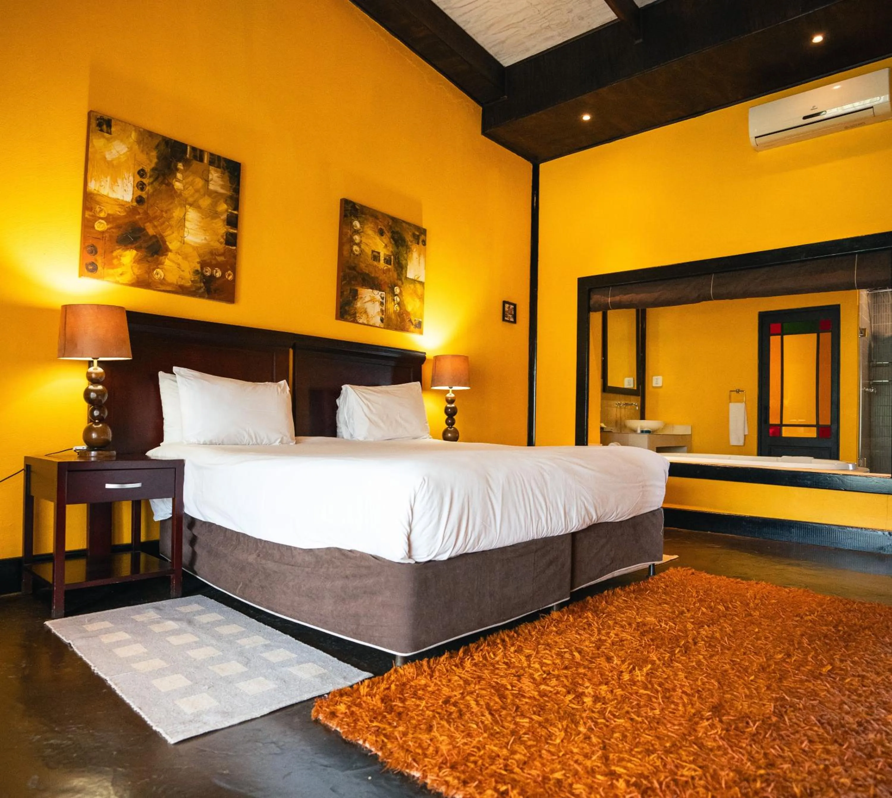 Bedroom, Bed in Riverstone Lodge