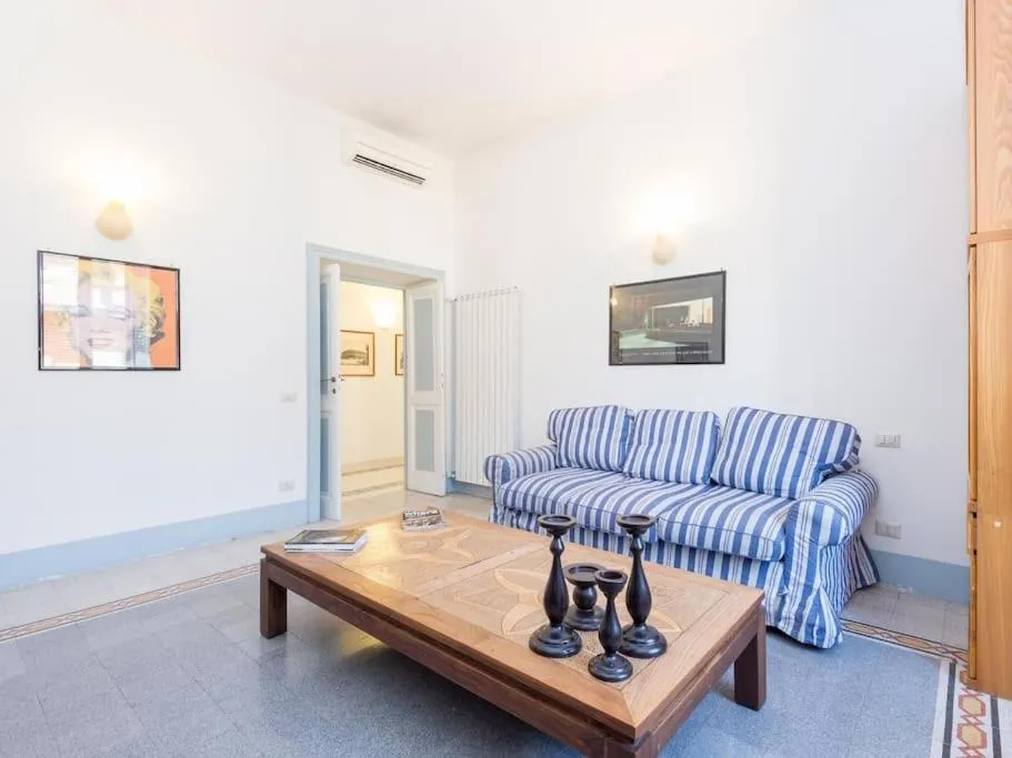 Vatican Comfortable Sunny Apartment