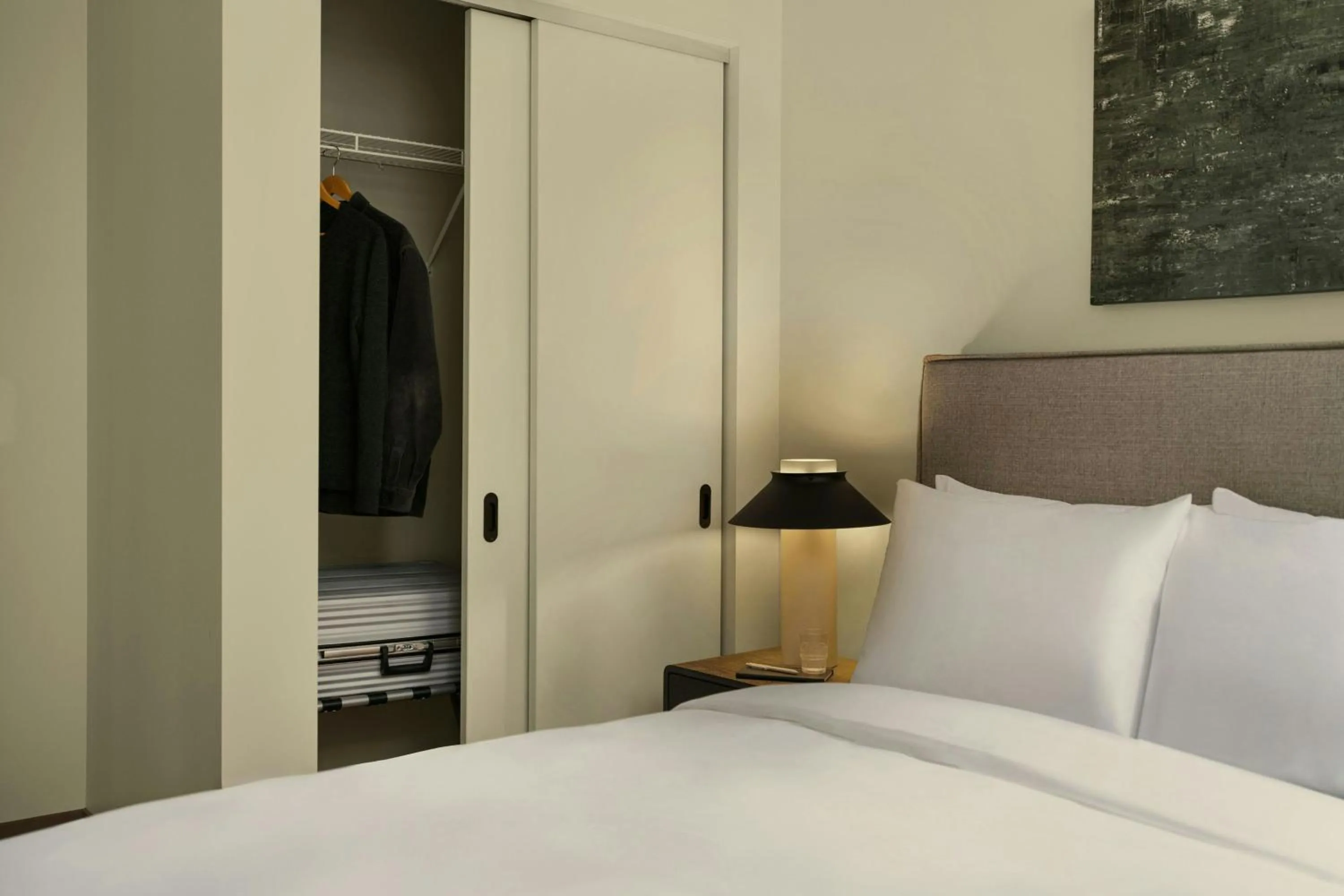 Bedroom, Bed in Sonder by Marriott Bonvoy Onterie Apartments Magnificent Mile