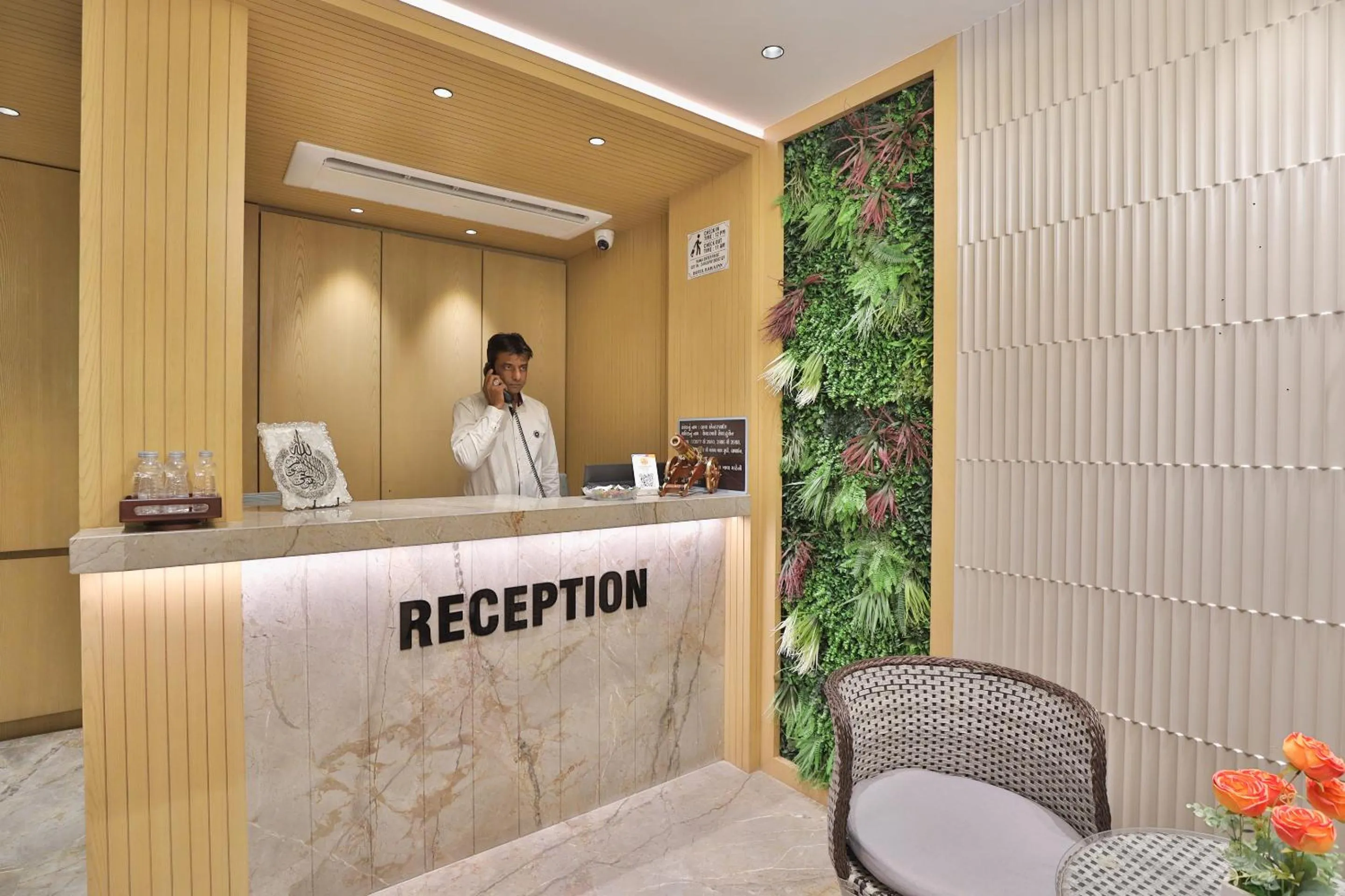 People in Hotel Bawa Inn