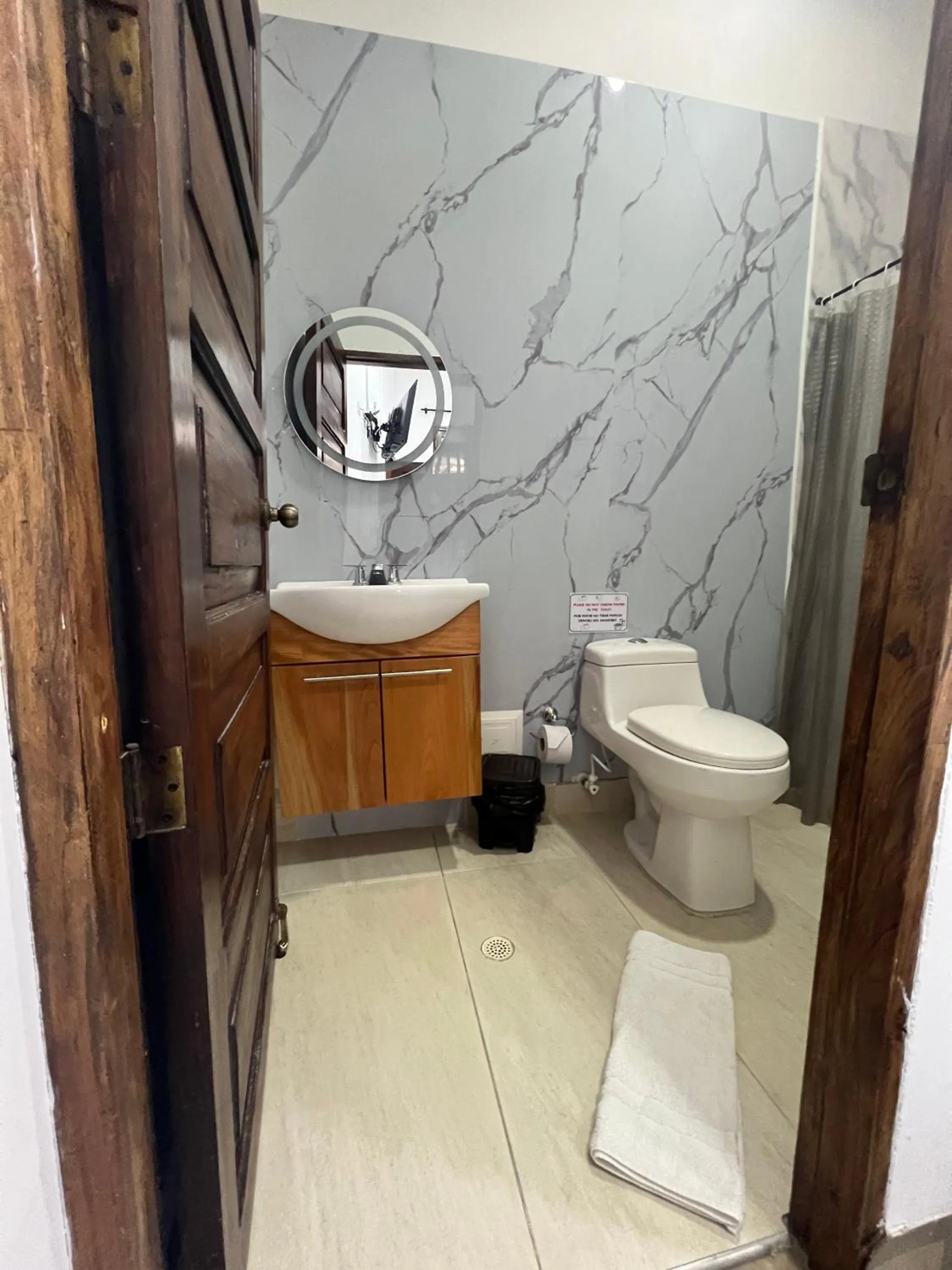 Toilet in Santa Alejandría Hotel