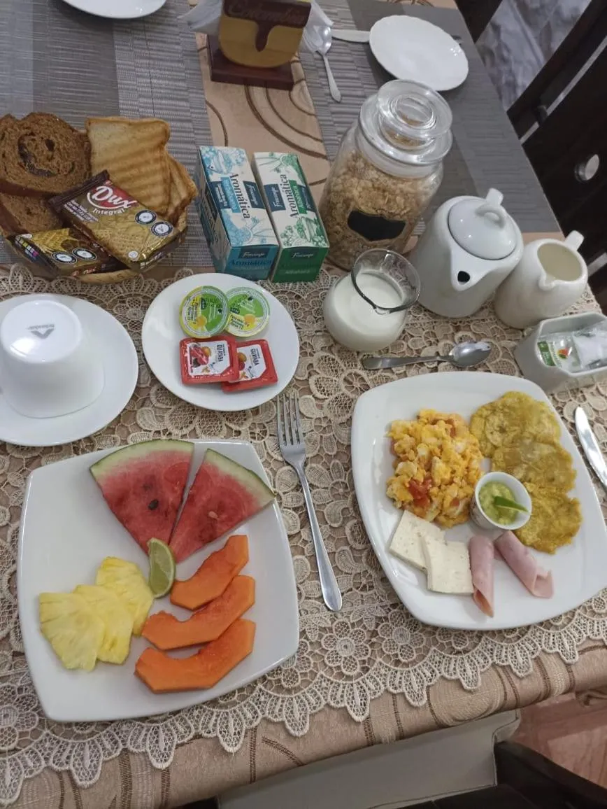 Food and drinks in Santa Alejandría Hotel