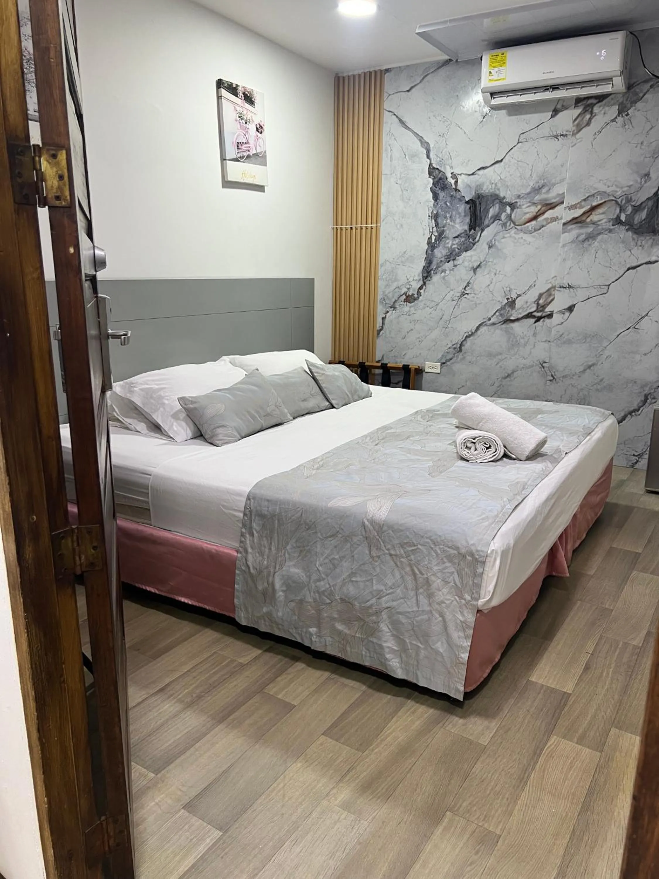 Photo of the whole room, Bed in Santa Alejandría Hotel