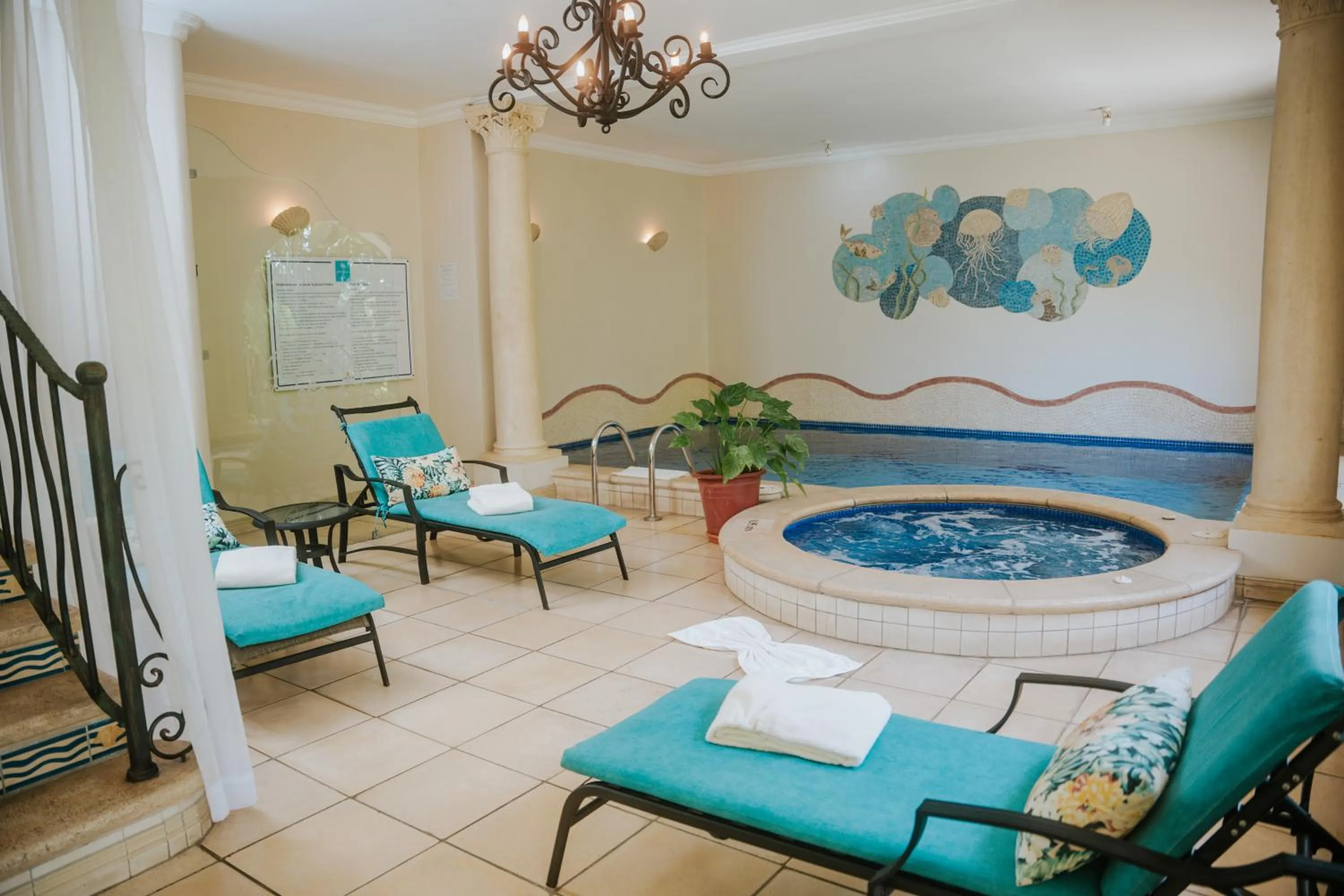 Hot Tub in Vista Suites at Parador - Adults Only