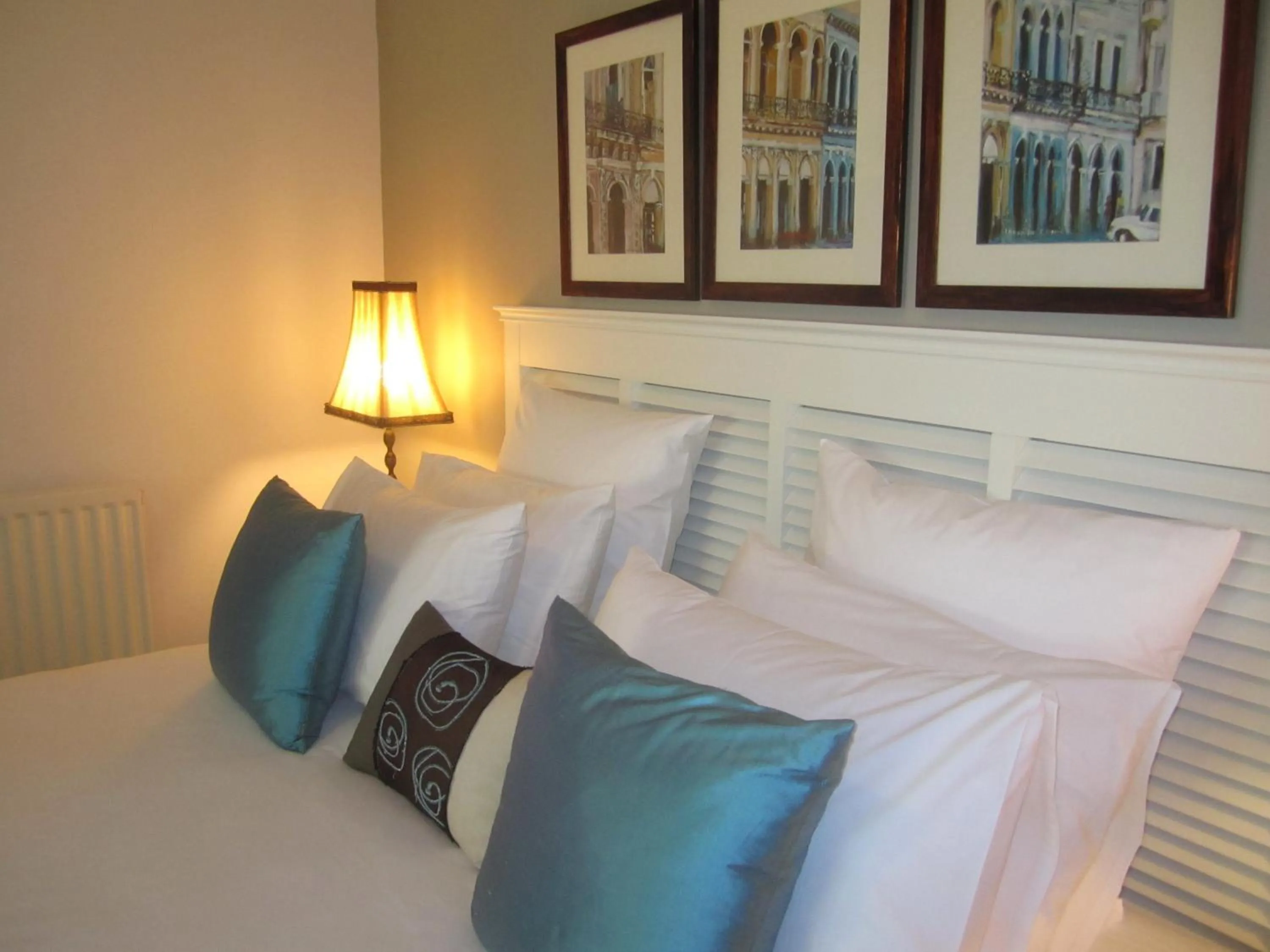 Bed in Plantation House at Whitecliffs Bed and Breakfast