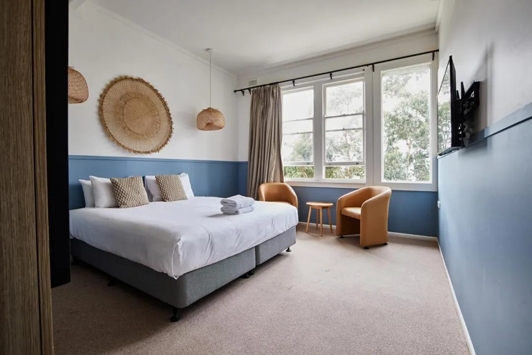 Bedroom, Bed in Lorne Hotel