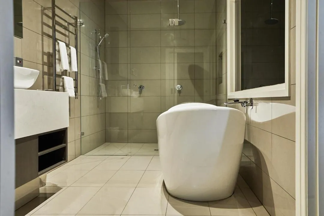 Bathroom in Lorne Hotel