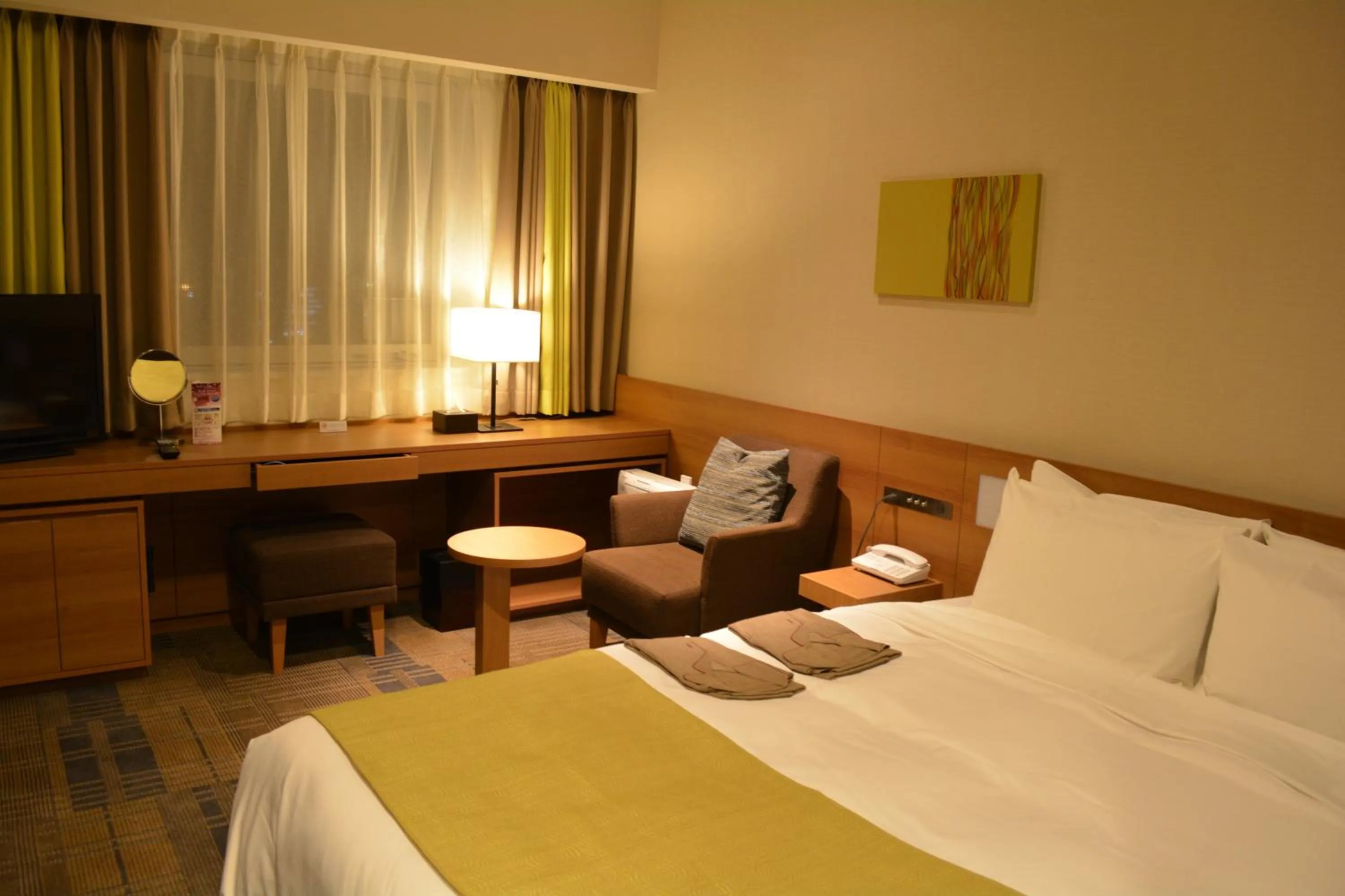Photo of the whole room, Bed in Hotel Sunroute Chiba