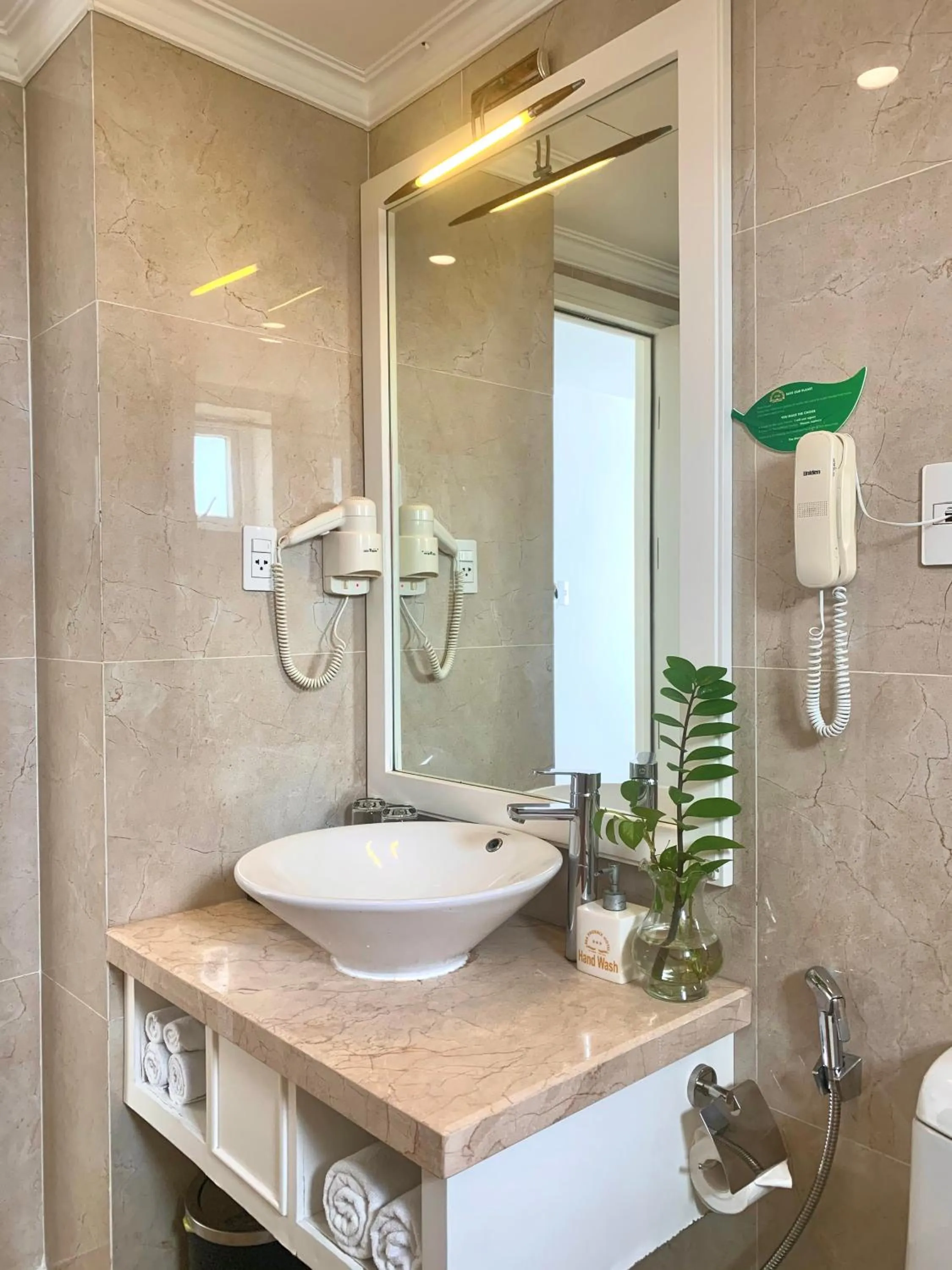 Shower in Sea Phoenix Hotel Da Nang