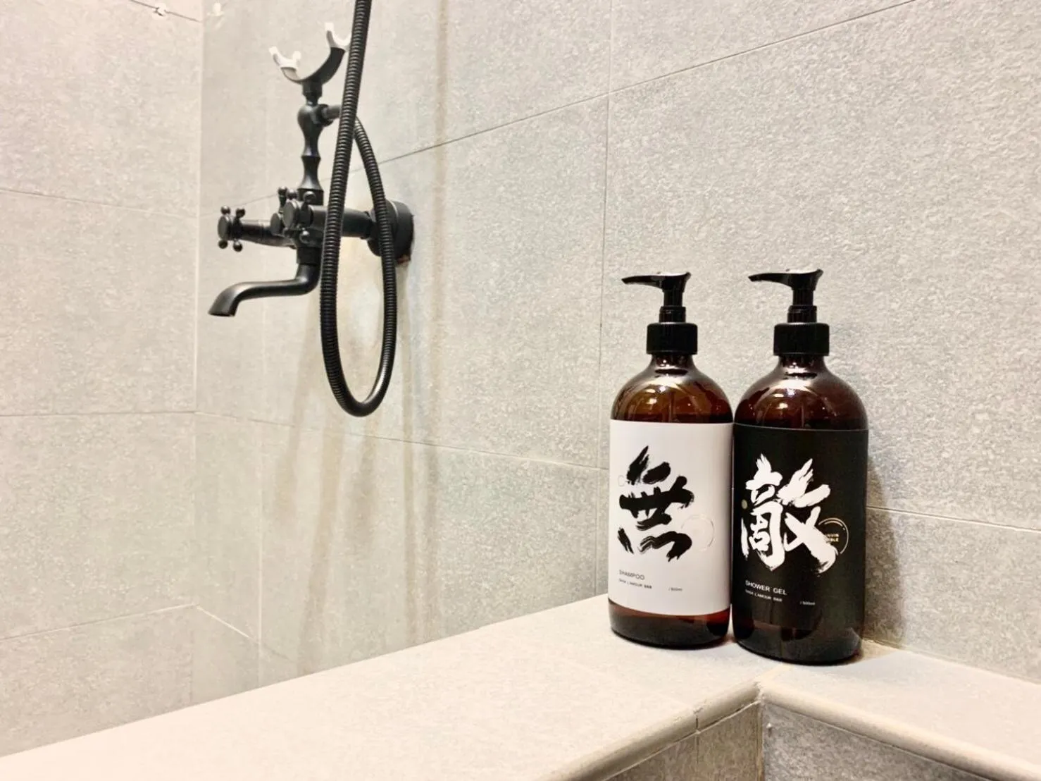 Bathroom in Sasa Nor Lamour B&B