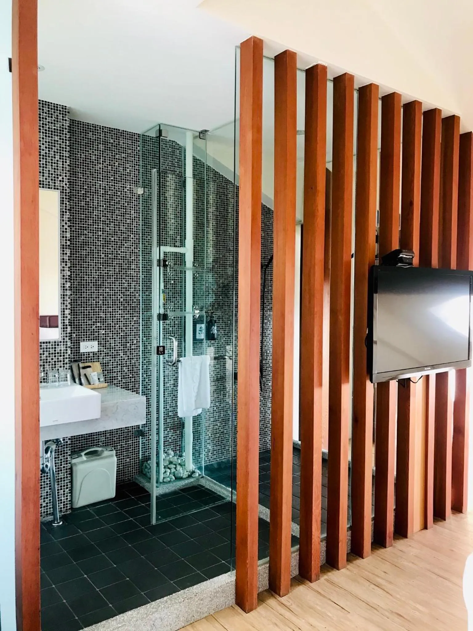 Bathroom in Sasa Nor Lamour B&B