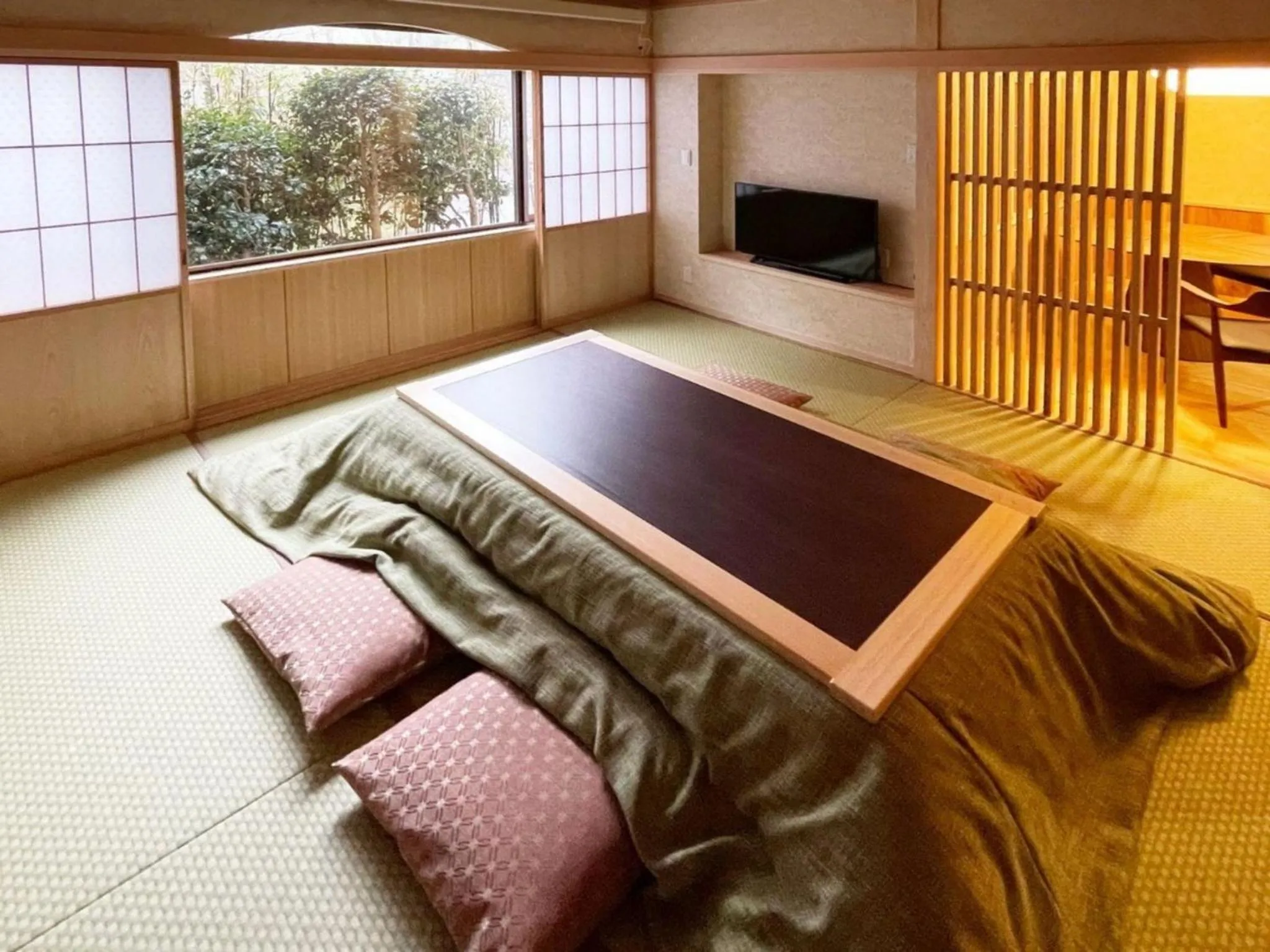 Photo of the whole room, Bed in Harumiya Ryokan