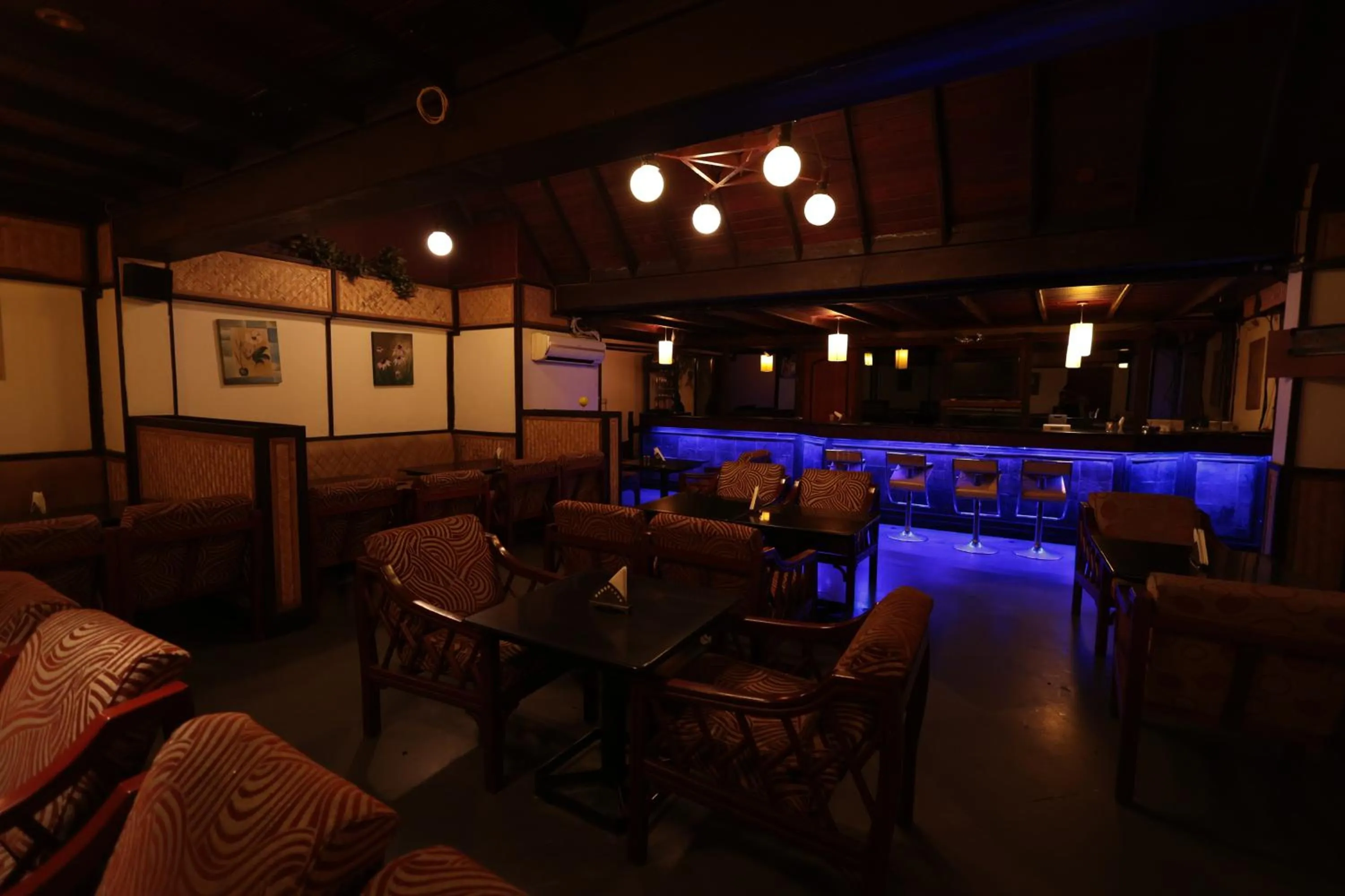 Restaurant/places to eat in Cenneys Gateway - Pride of Salem