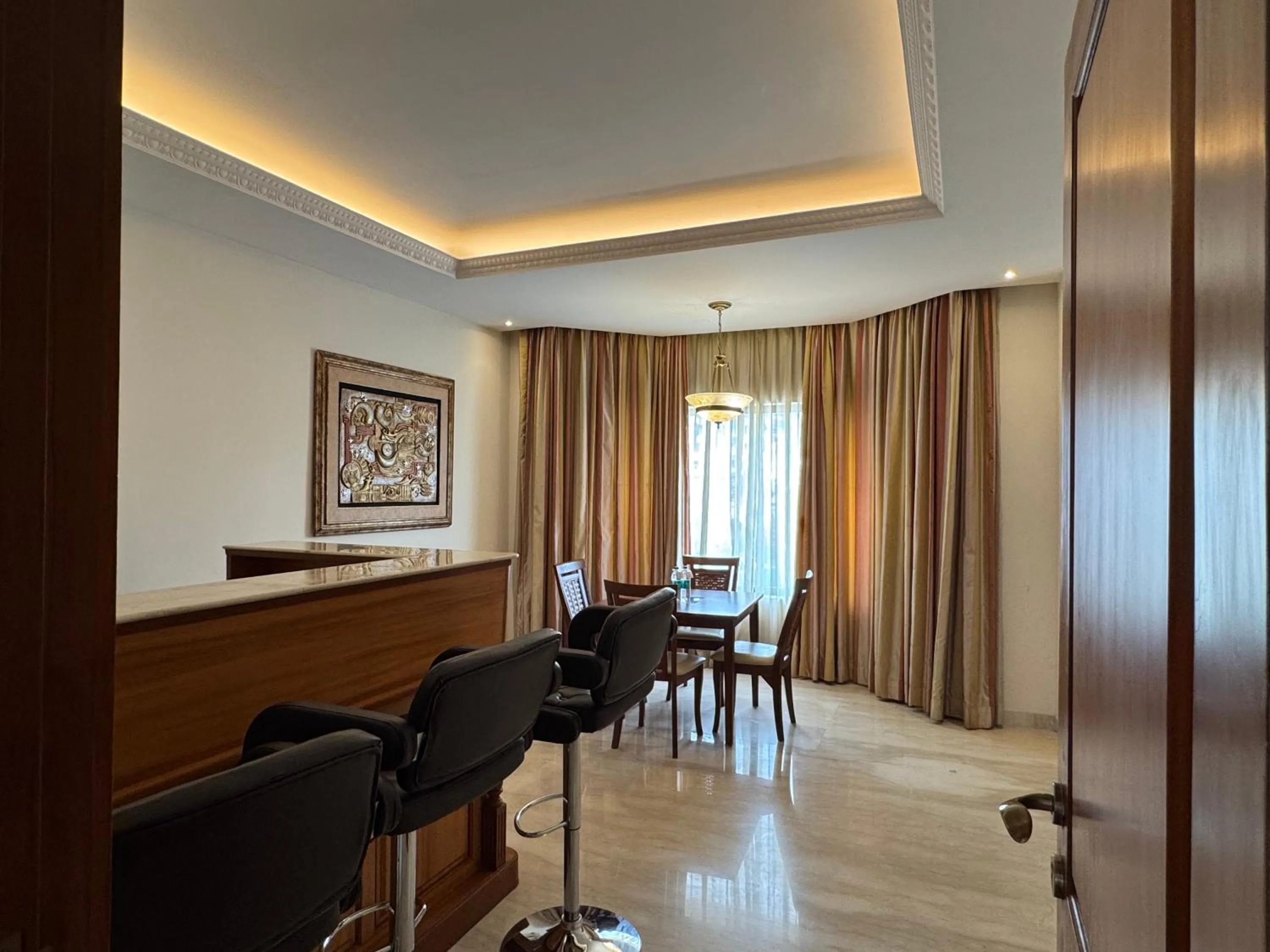 minibar in Cenneys Gateway - Pride of Salem