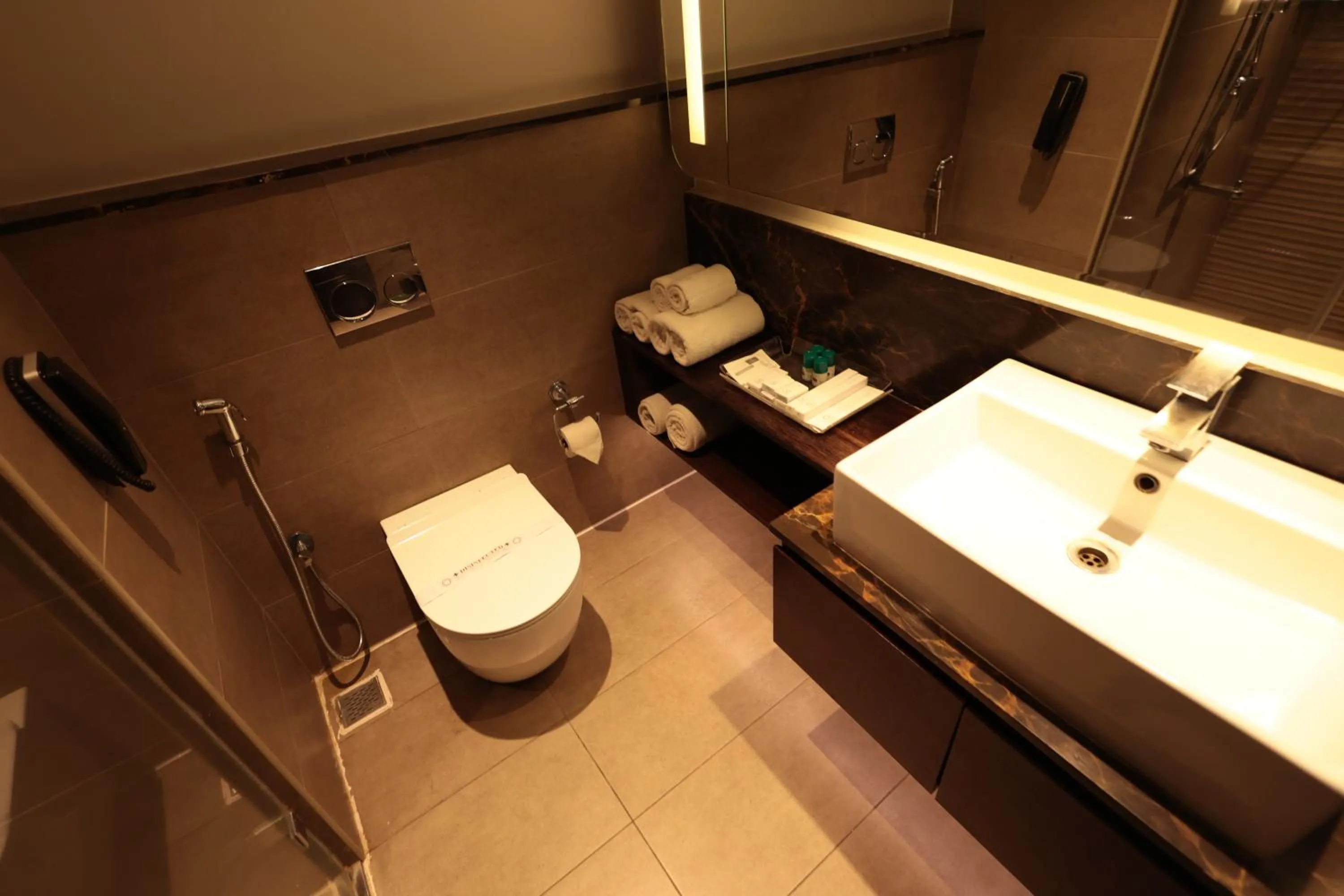 Shower in Cenneys Gateway - Pride of Salem