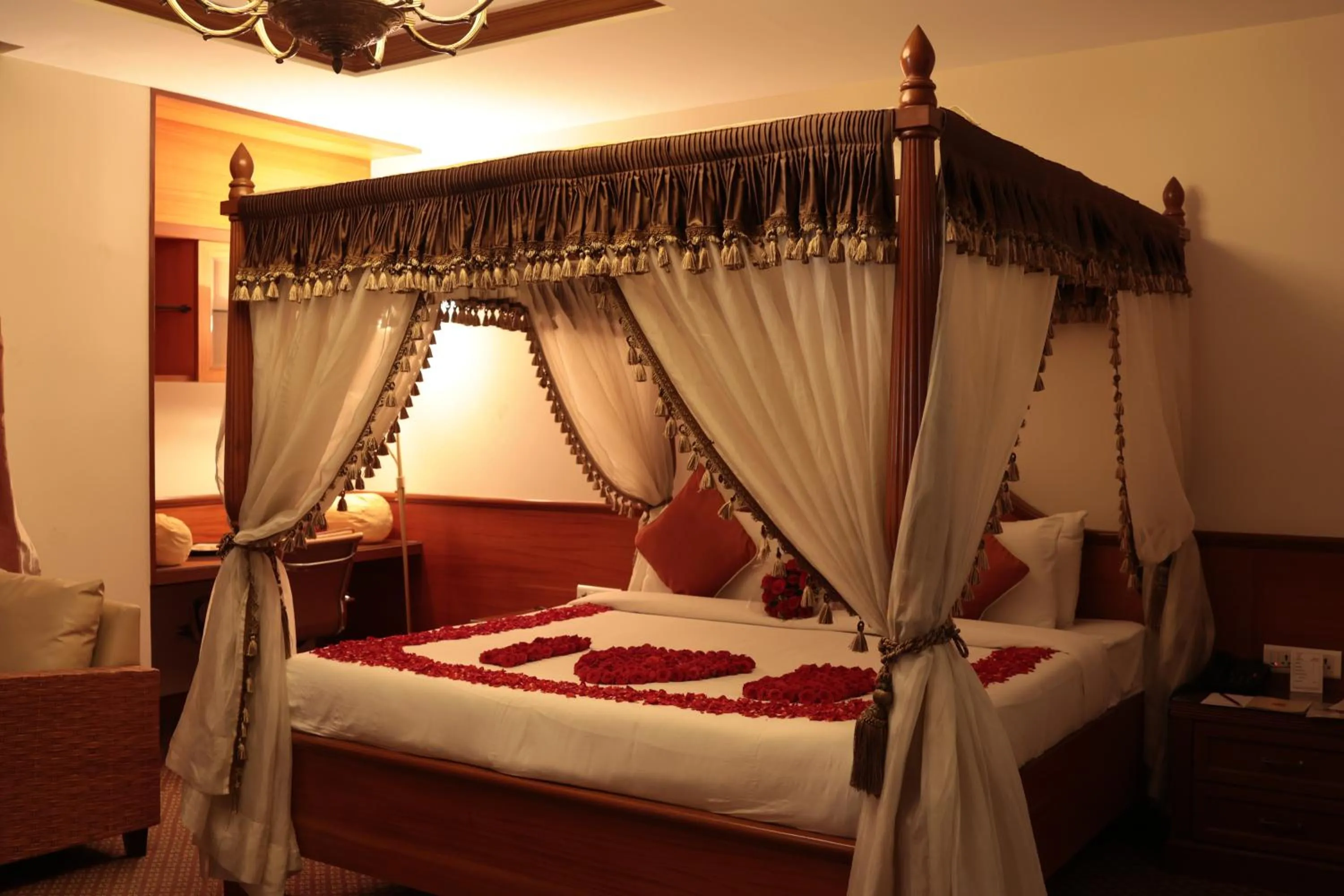 Bed in Cenneys Gateway - Pride of Salem