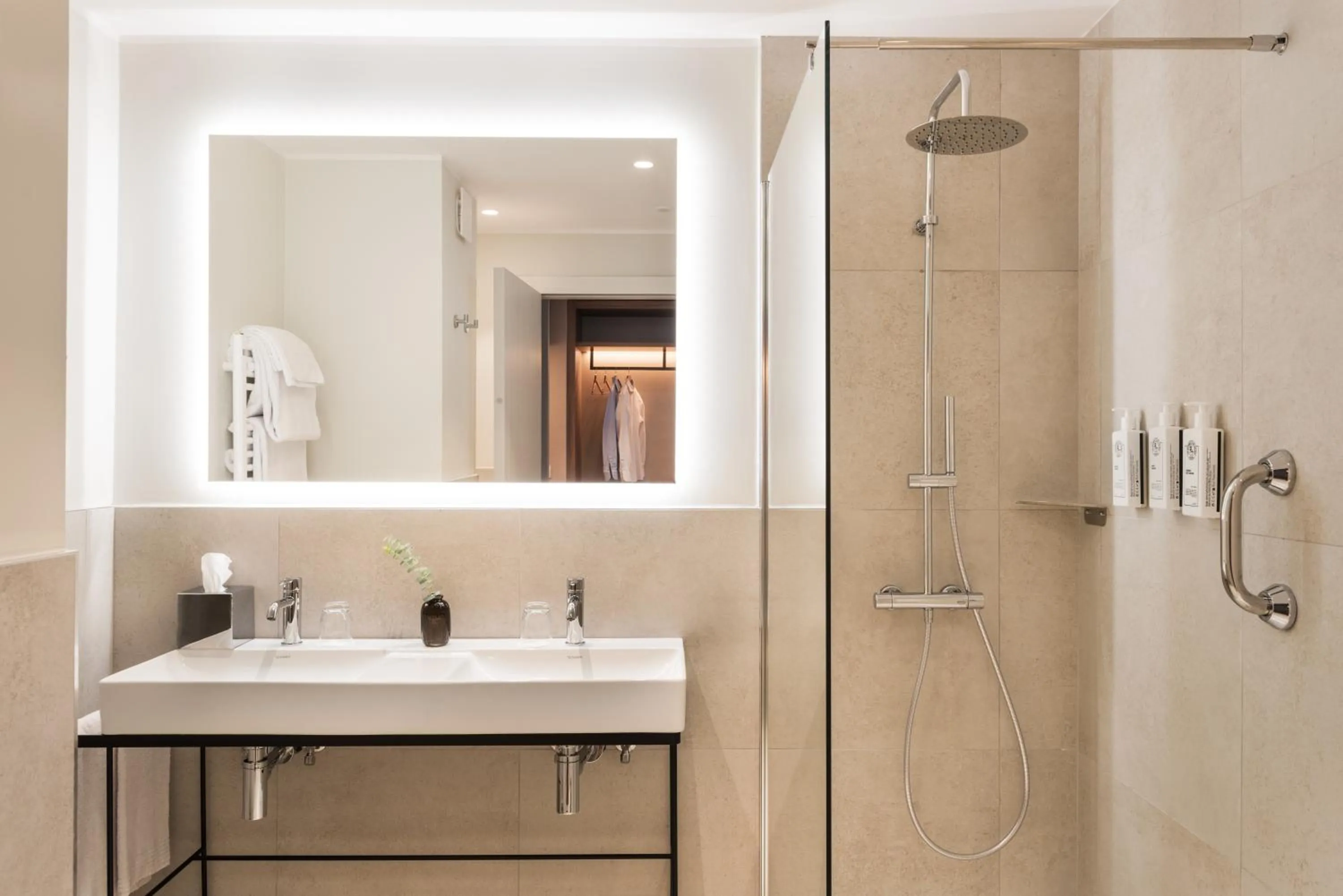 Shower in Ambasciatori Hotel Venice Mestre, Tapestry Collection by Hilton