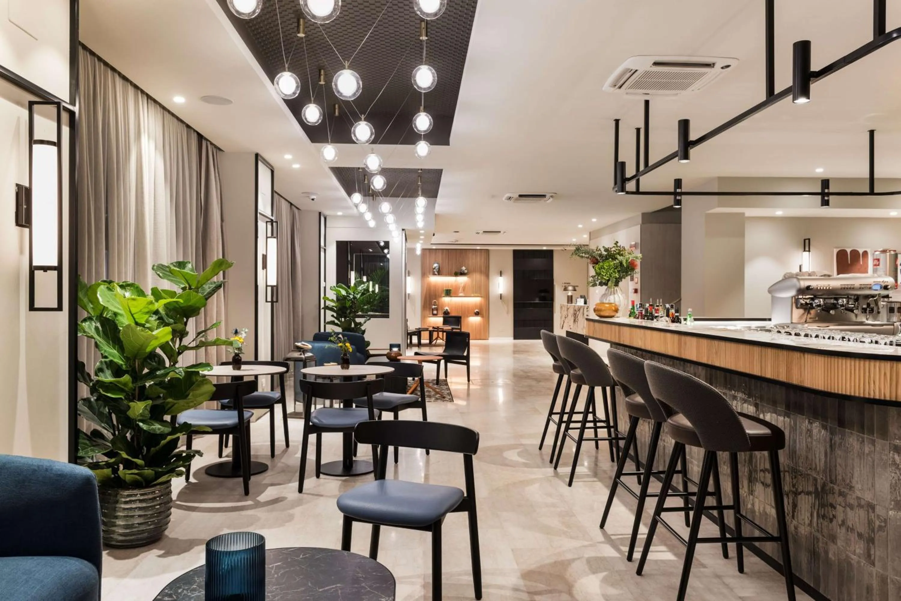 Lounge or bar in Ambasciatori Hotel Venice Mestre, Tapestry Collection by Hilton