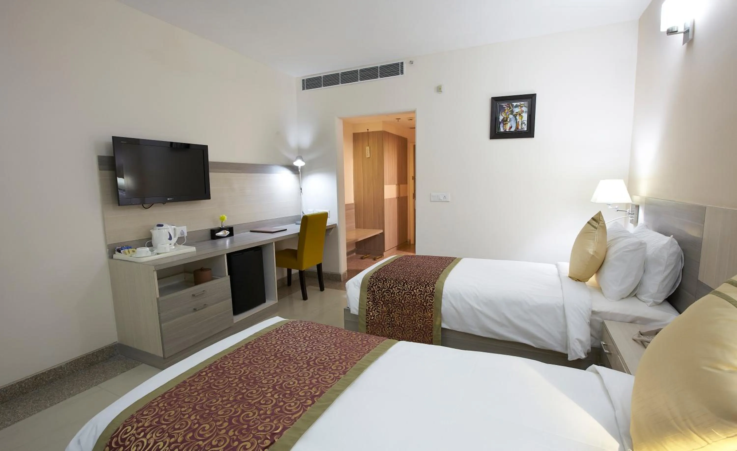 Bedroom, Bed in Days Hotel By Wyndham Neemrana