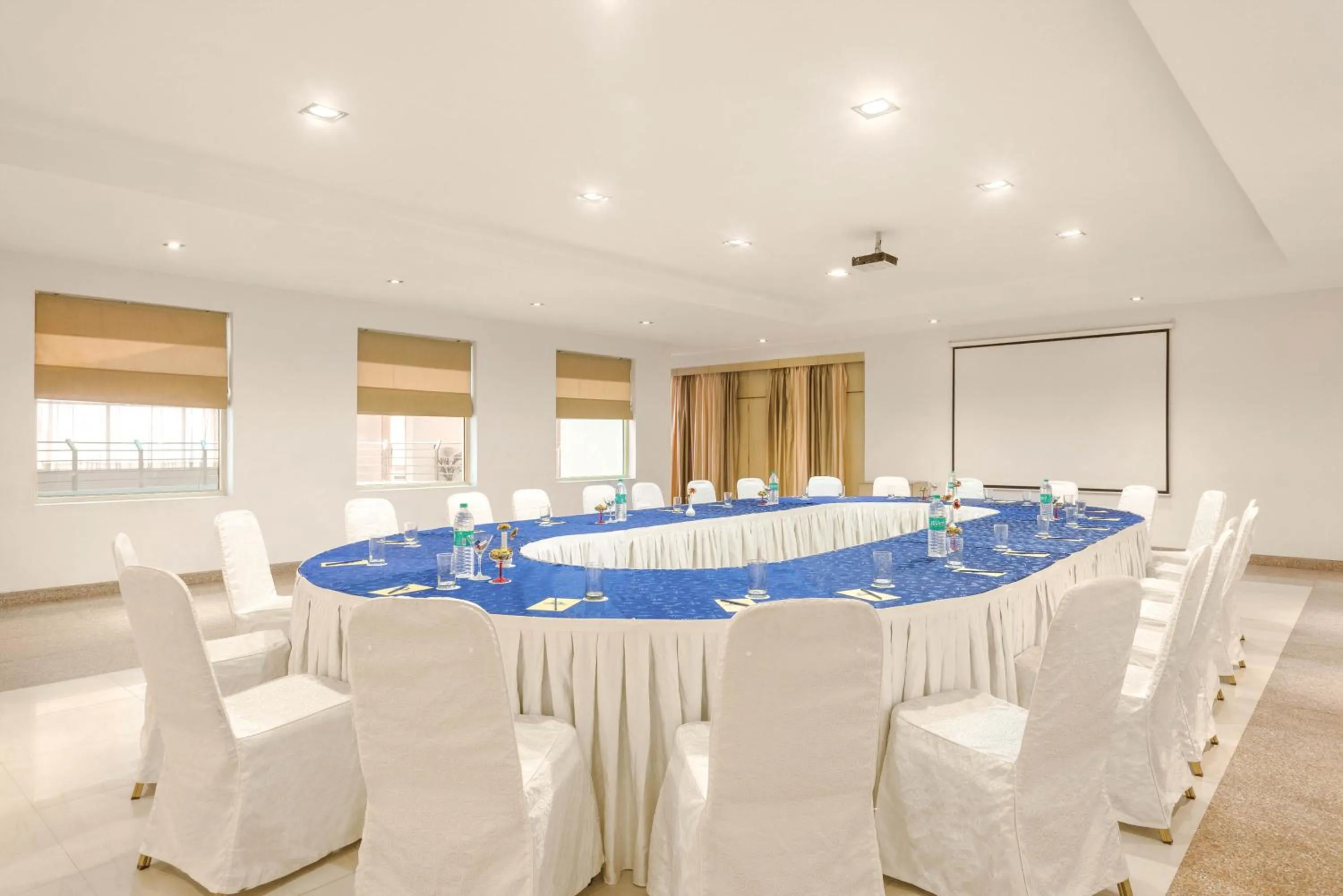 Meeting/conference room in Days Hotel By Wyndham Neemrana