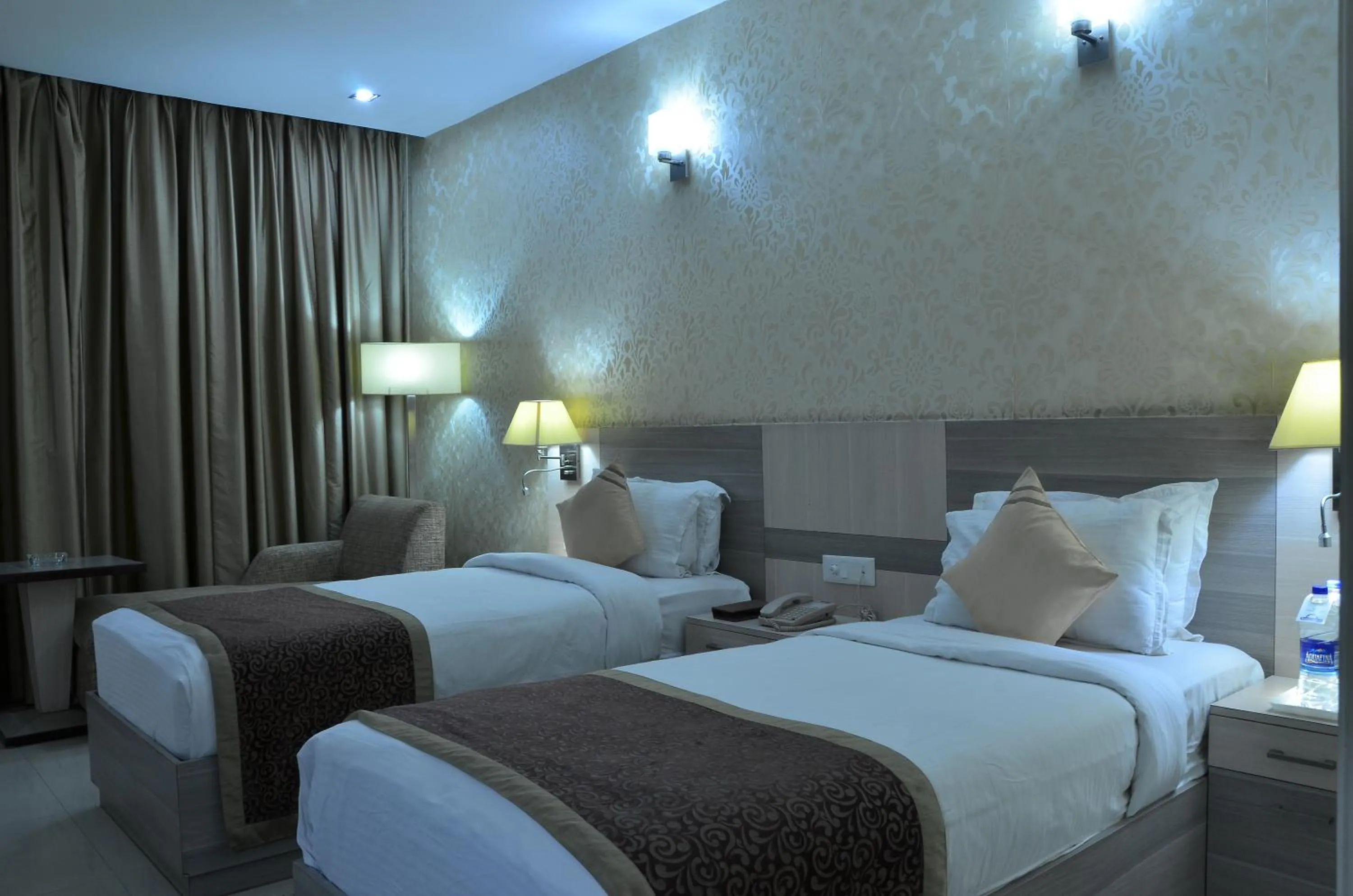 Bed in Days Hotel By Wyndham Neemrana