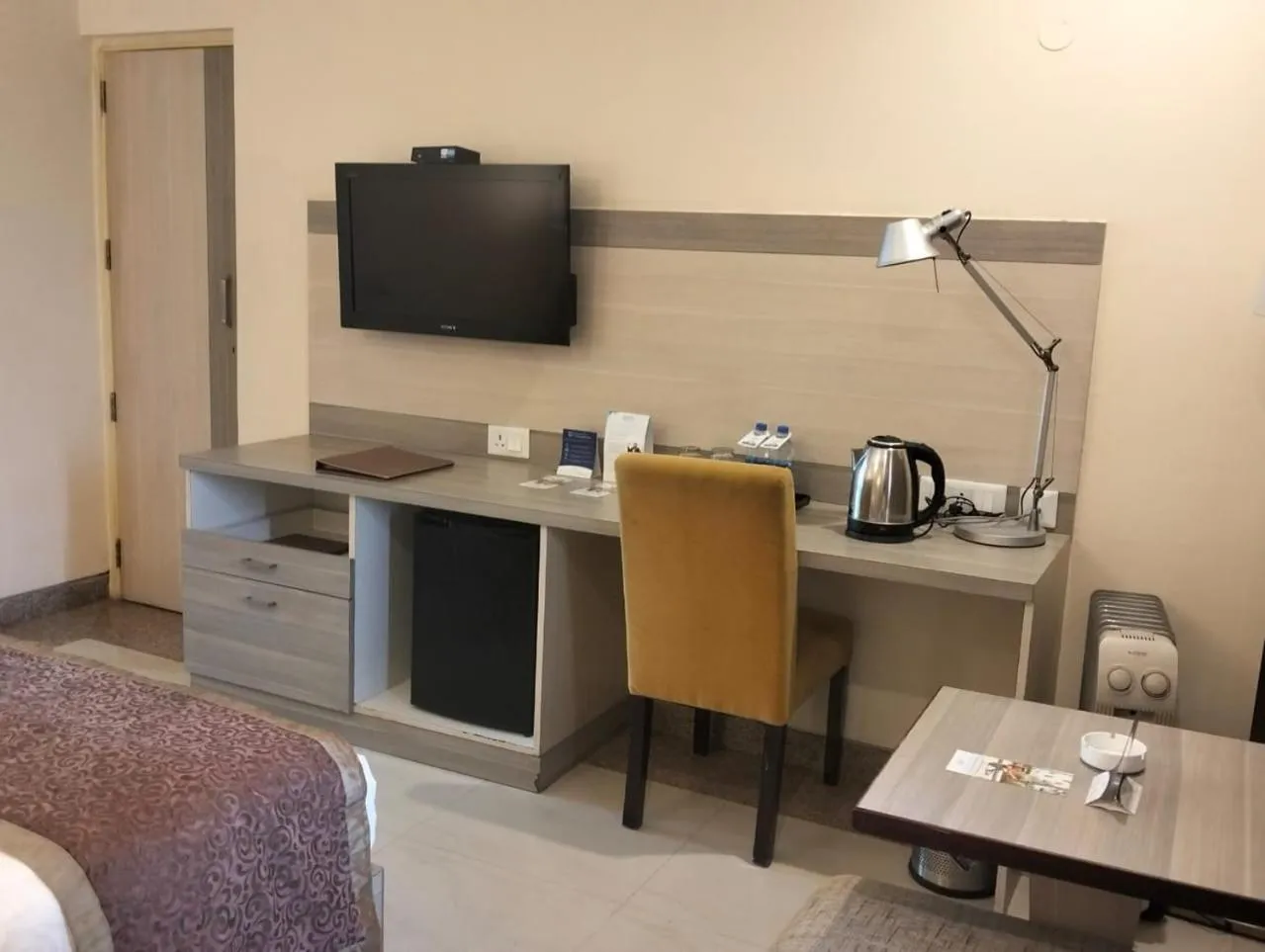 Bed in Days Hotel By Wyndham Neemrana