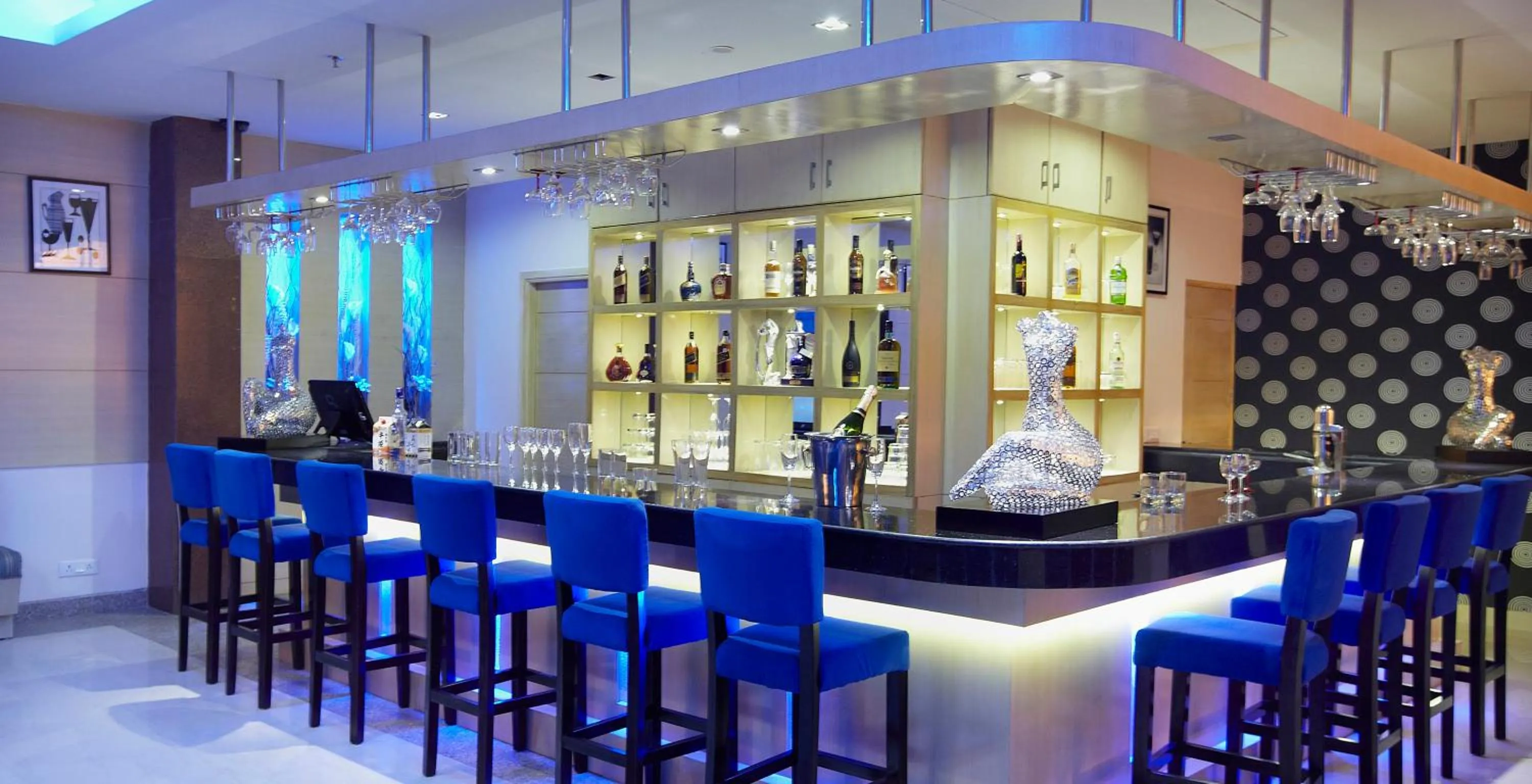Lounge or bar in Days Hotel By Wyndham Neemrana