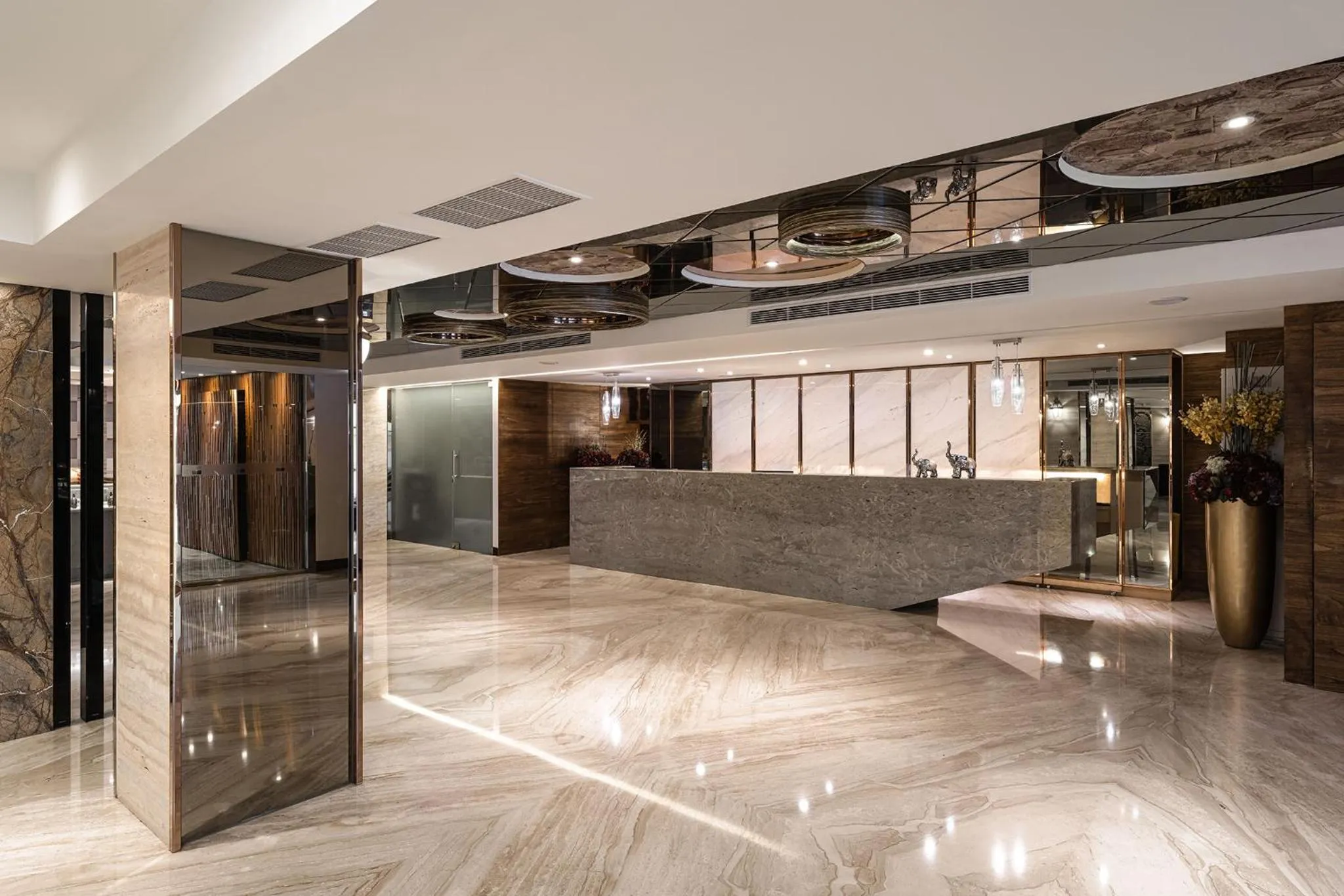 Property building in Hotel Yoshi