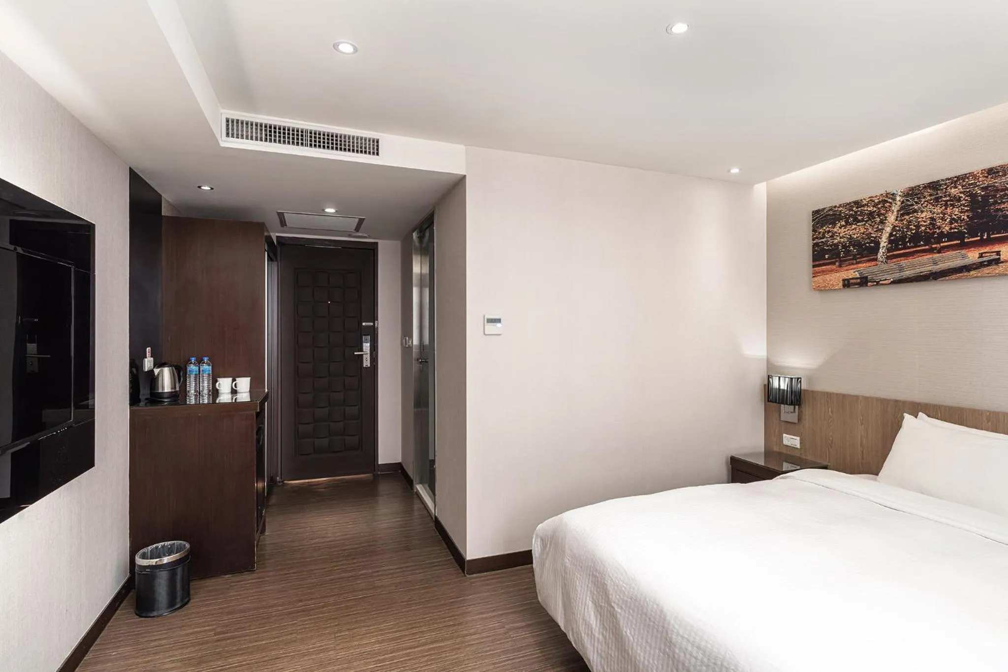 Photo of the whole room, Bed in Hotel Yoshi