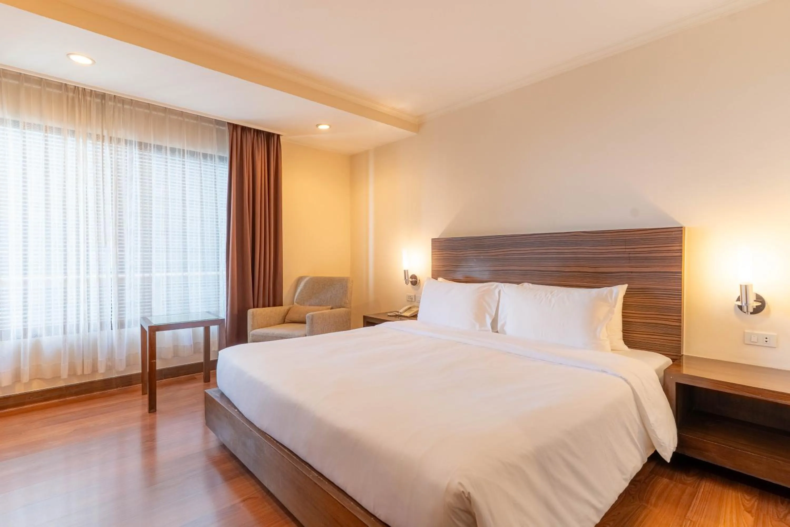 Bed in Journeyhub Sukhumvit 26, Bangkok - Formerly St James Hotel